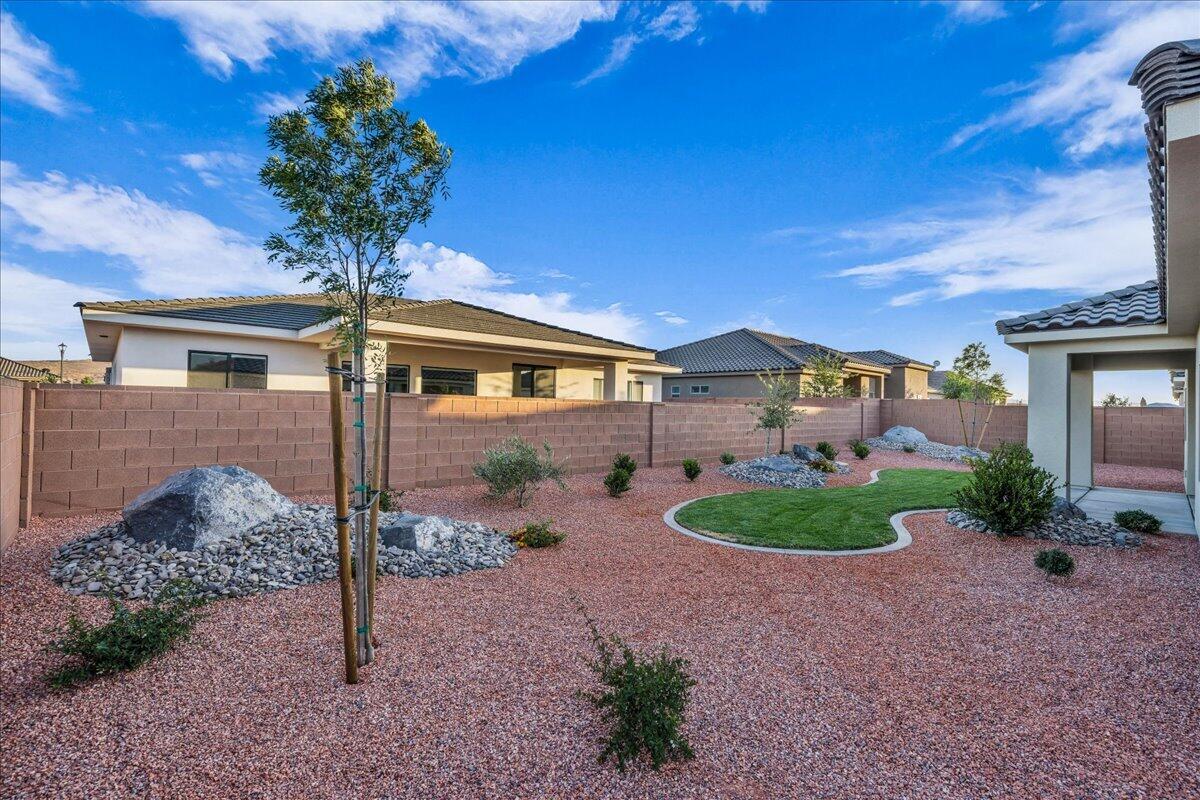 SEDERO AT DESERT SANDS - Residential