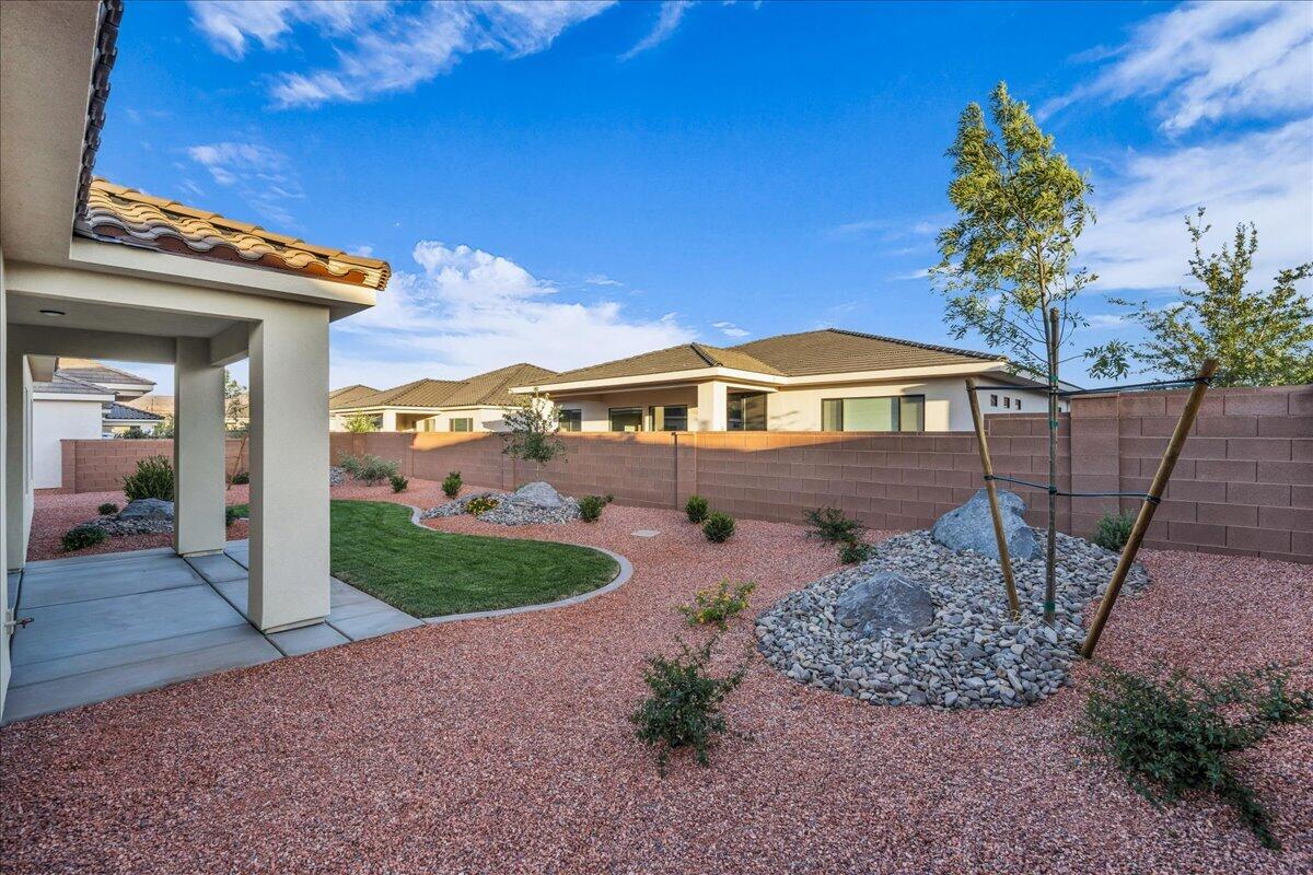 SEDERO AT DESERT SANDS - Residential