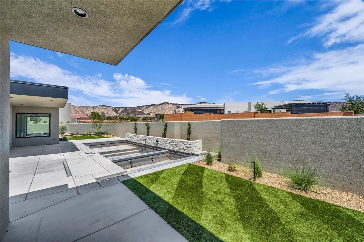 LEDGES OF SG JOHNSON ARCH - Residential