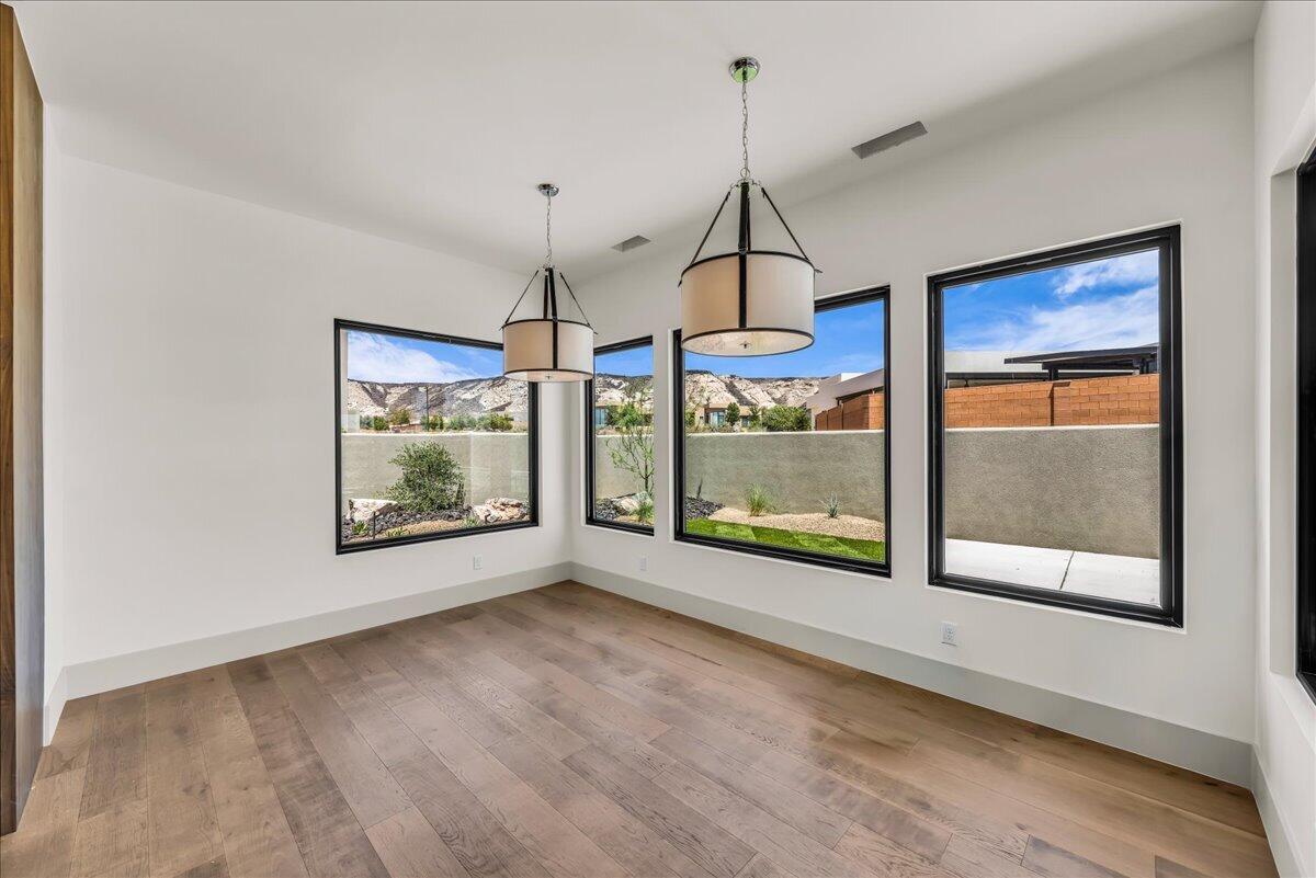 LEDGES OF SG JOHNSON ARCH - Residential