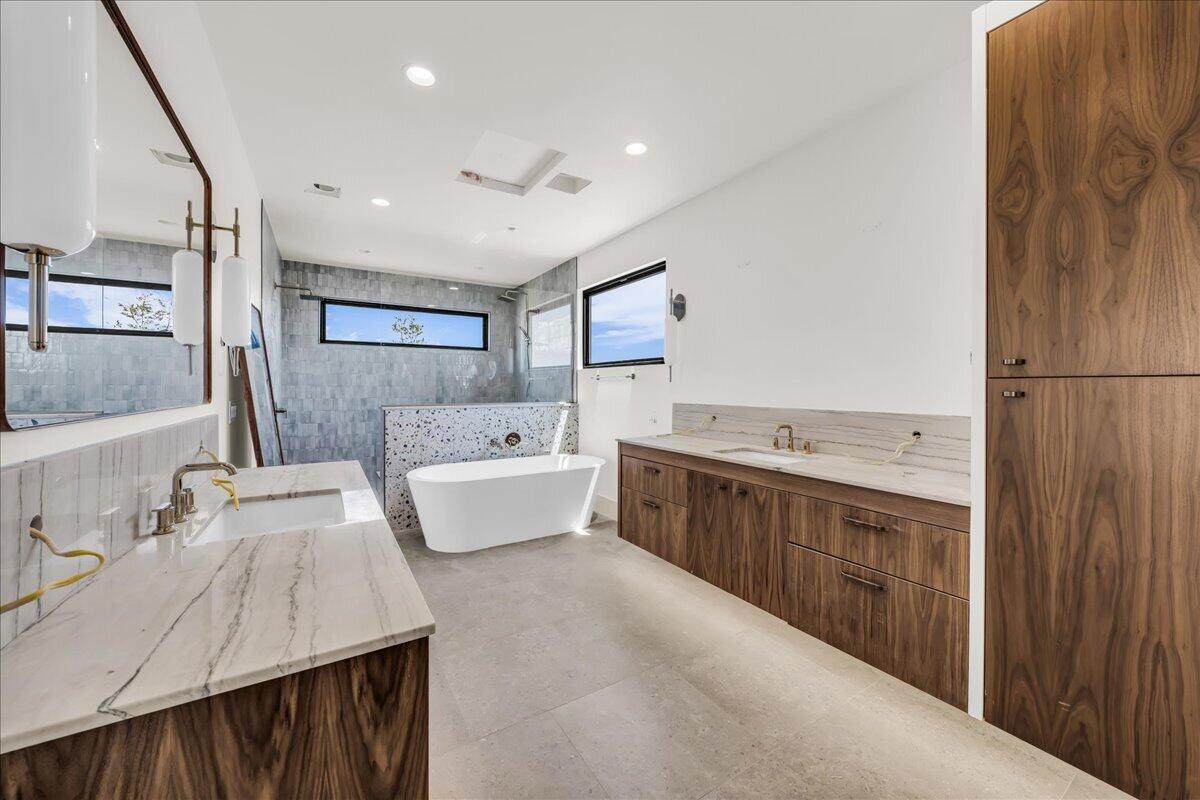 LEDGES OF SG JOHNSON ARCH - Residential