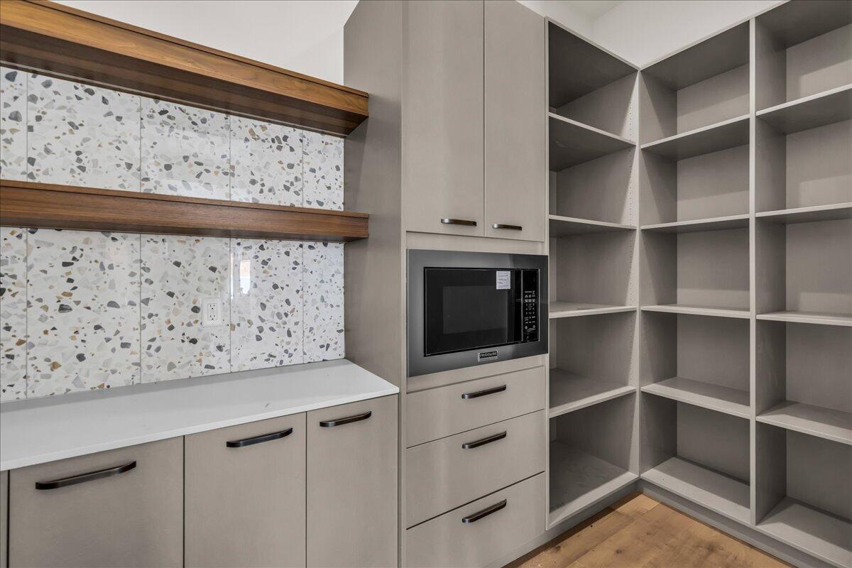 LEDGES OF SG JOHNSON ARCH - Residential