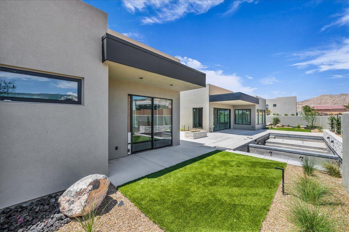 LEDGES OF SG JOHNSON ARCH - Residential