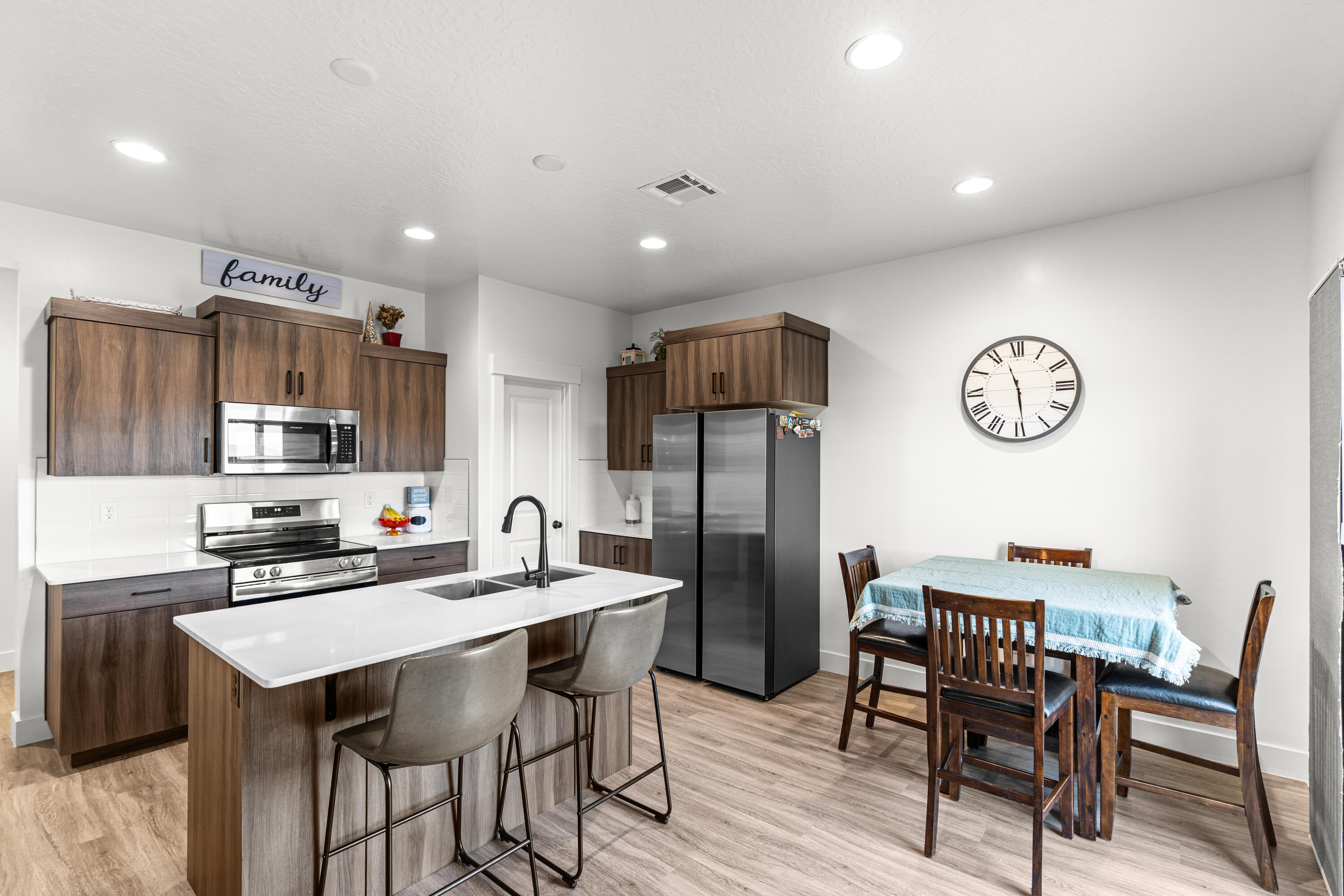 SOUTH DESERT TH - Residential