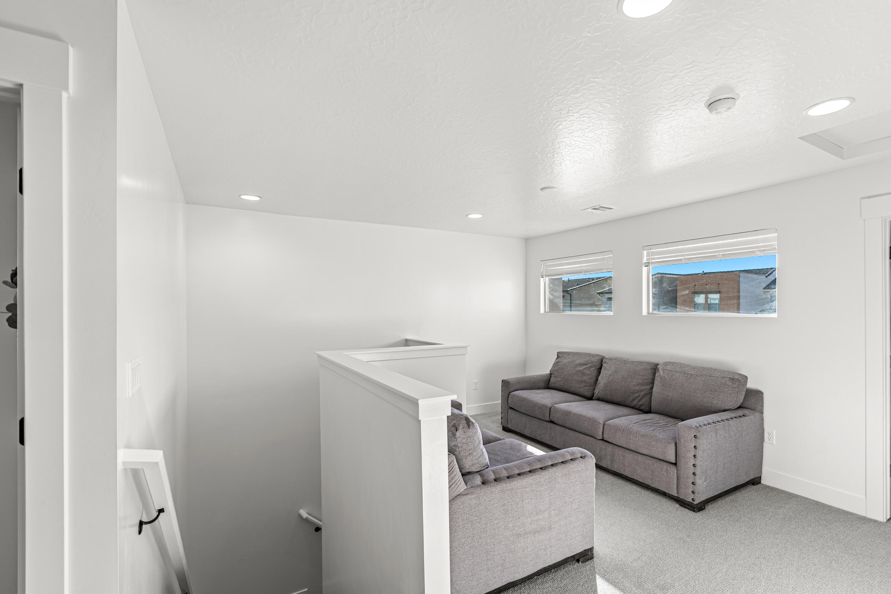 SOUTH DESERT TH - Residential