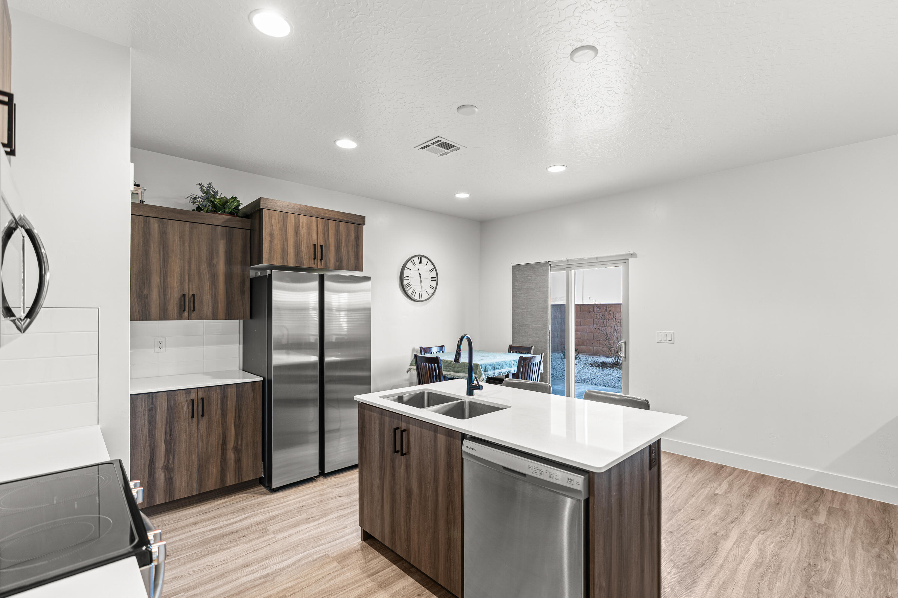 SOUTH DESERT TH - Residential