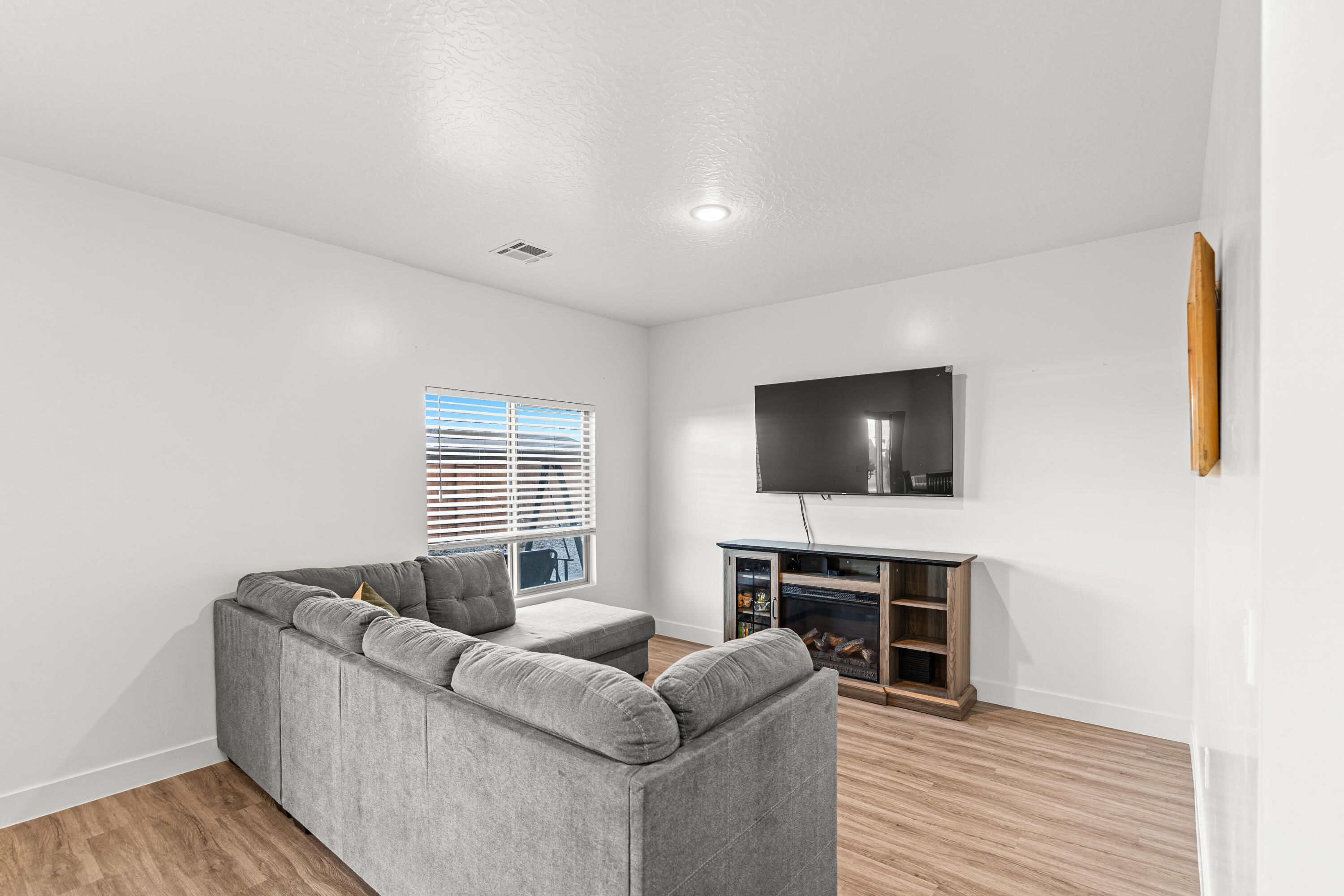 SOUTH DESERT TH - Residential