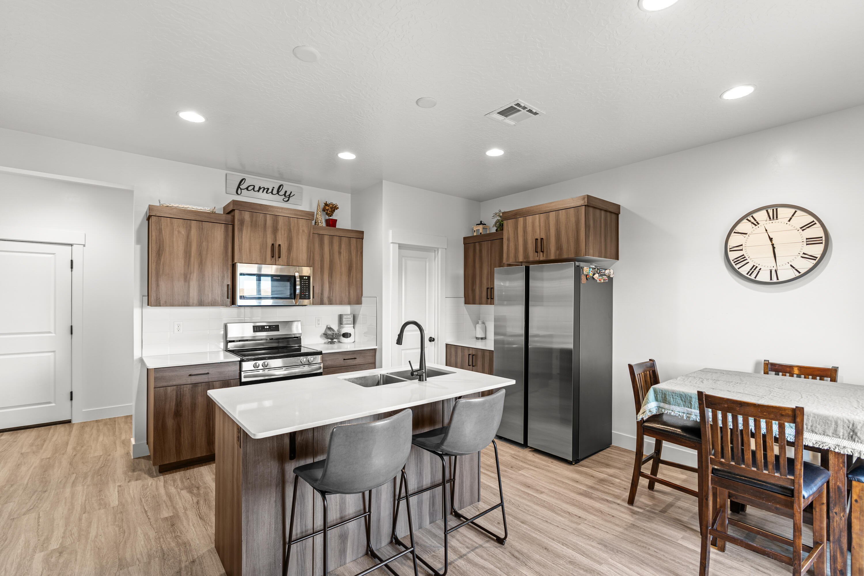 SOUTH DESERT TH - Residential