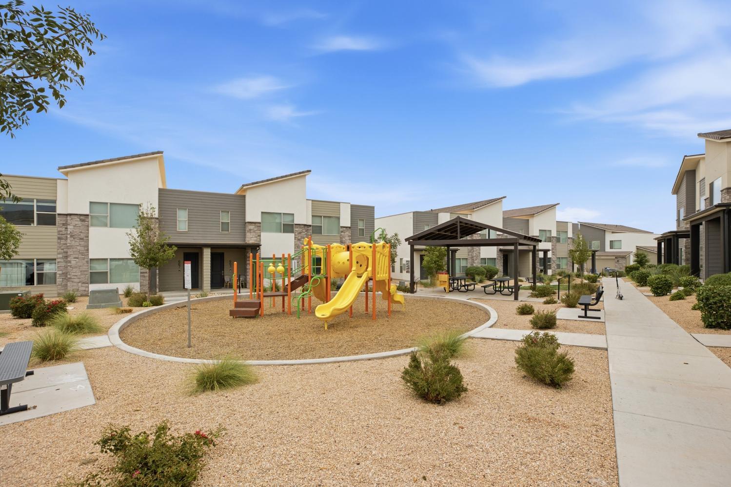 DESERT COLOR AUBURN HILLS - Residential