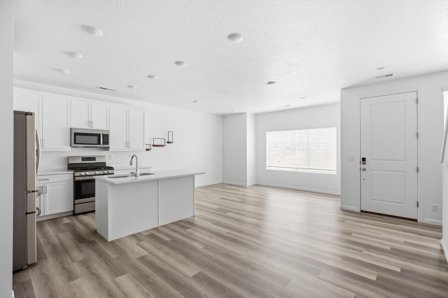 DESERT COLOR AUBURN HILLS - Residential