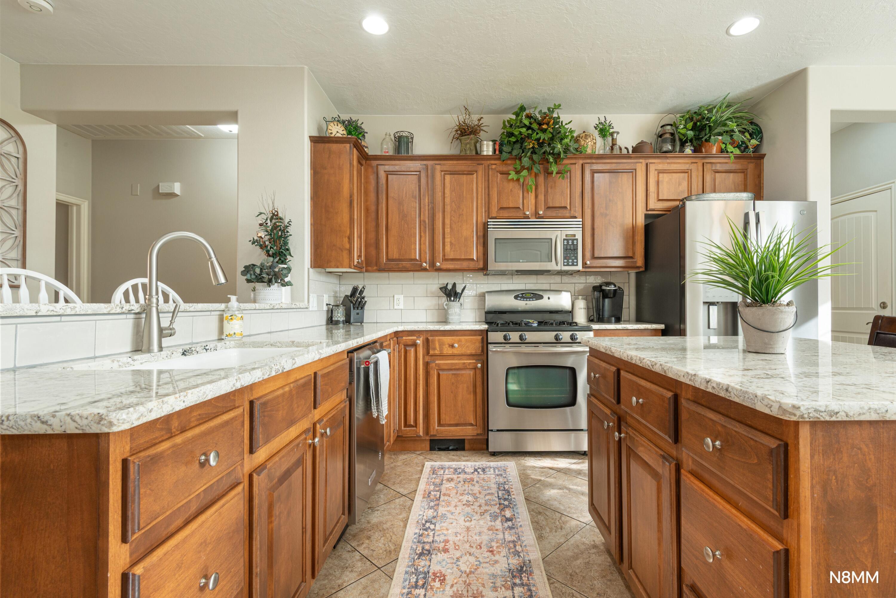 CORAL CANYON - Residential
