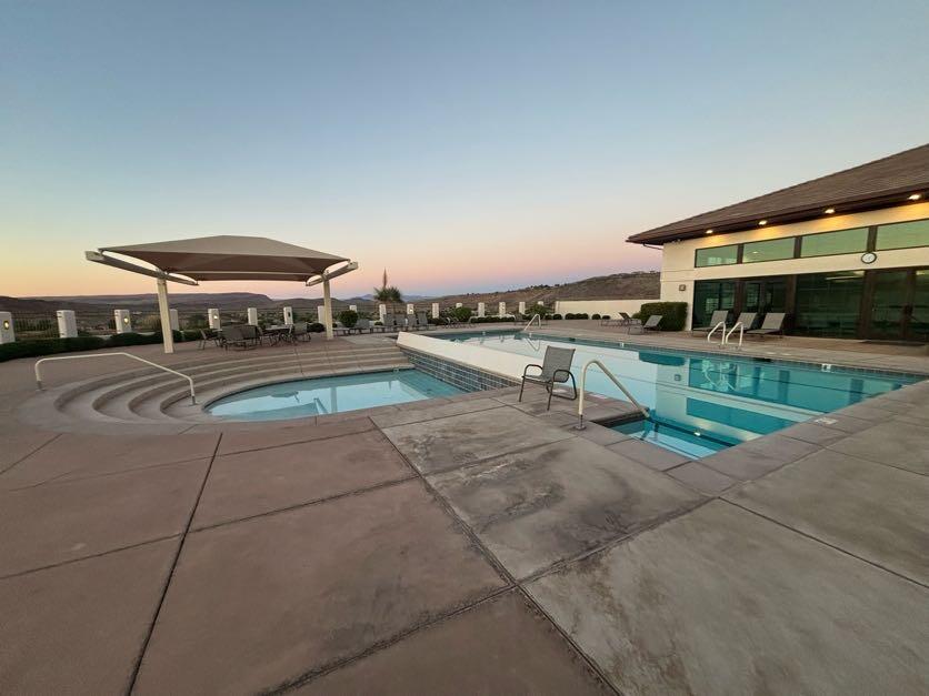 FOURTEEN FAIRWAY - Residential