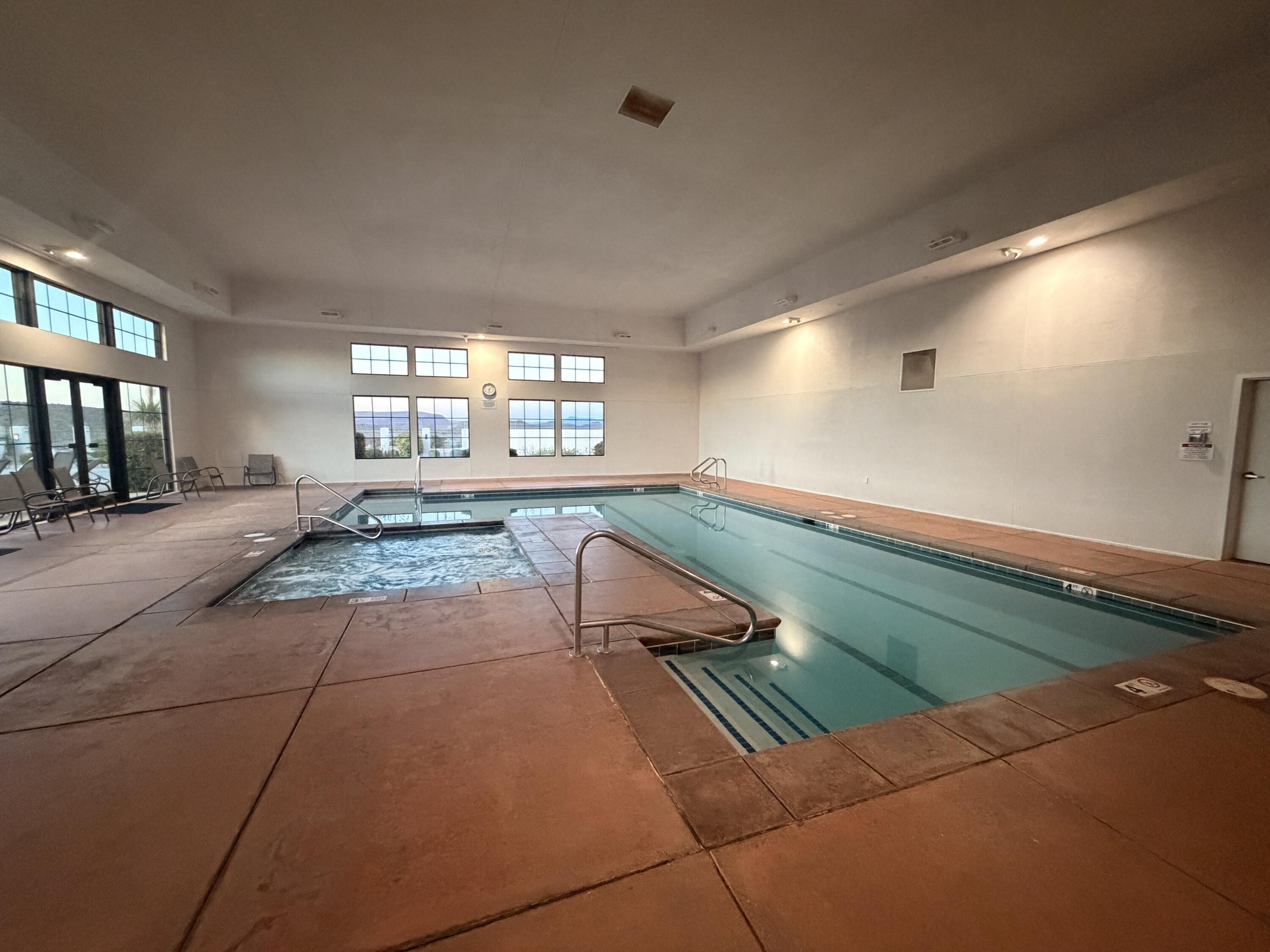 FOURTEEN FAIRWAY - Residential