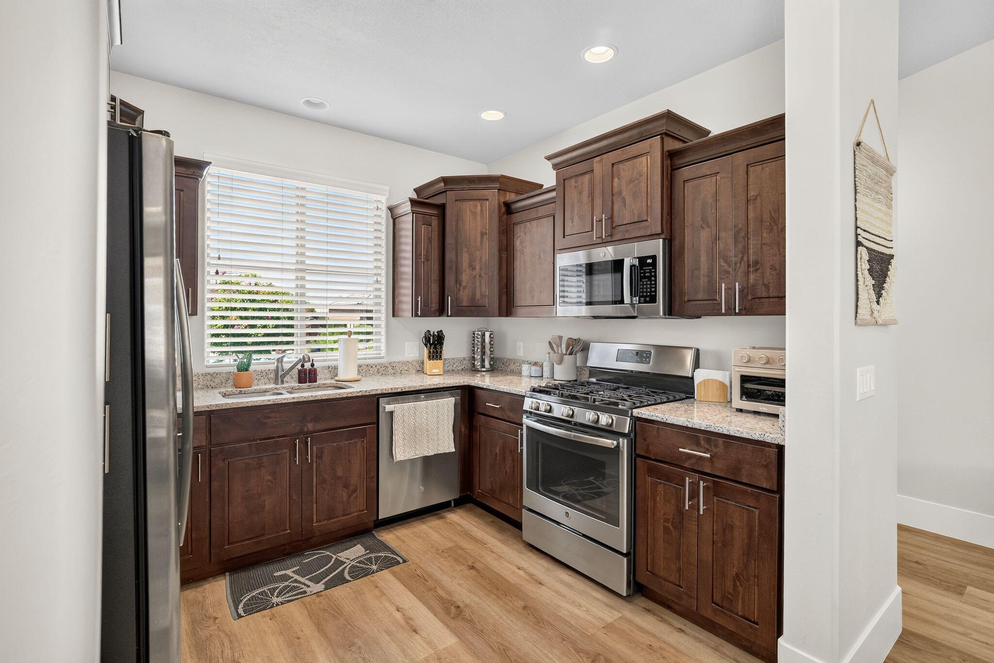 HIGHLAND PARK AT THE CORAL CANYON - Residential