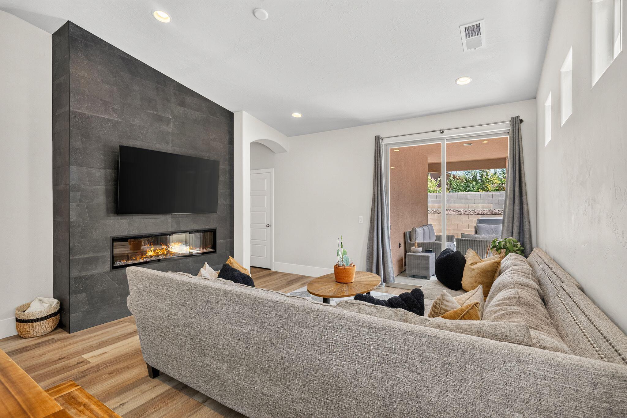 HIGHLAND PARK AT THE CORAL CANYON - Residential