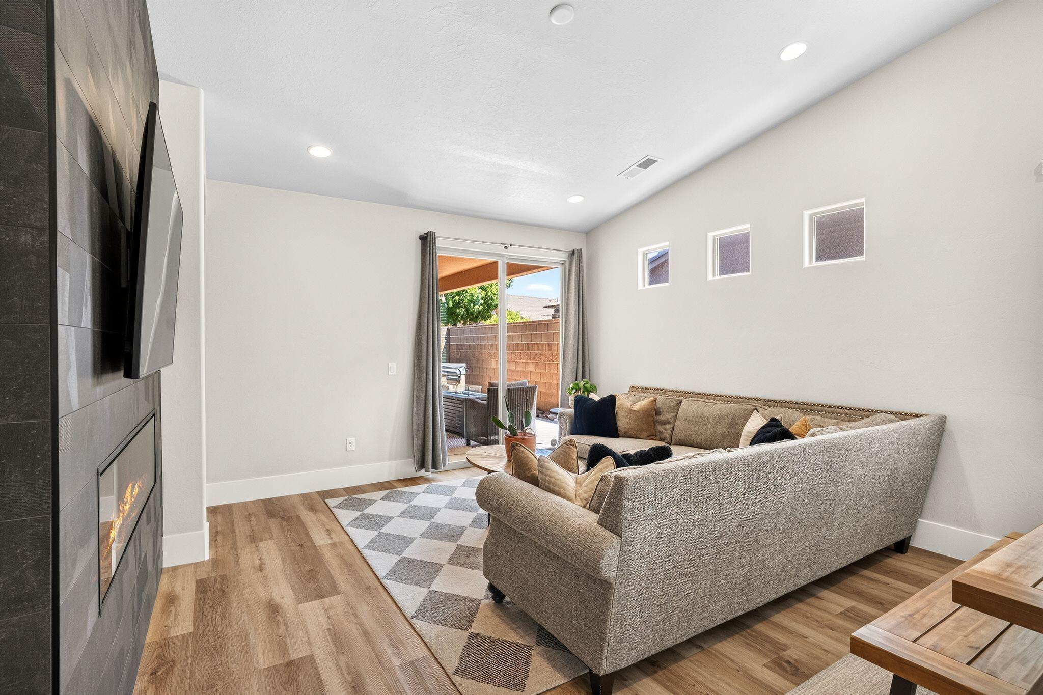 HIGHLAND PARK AT THE CORAL CANYON - Residential