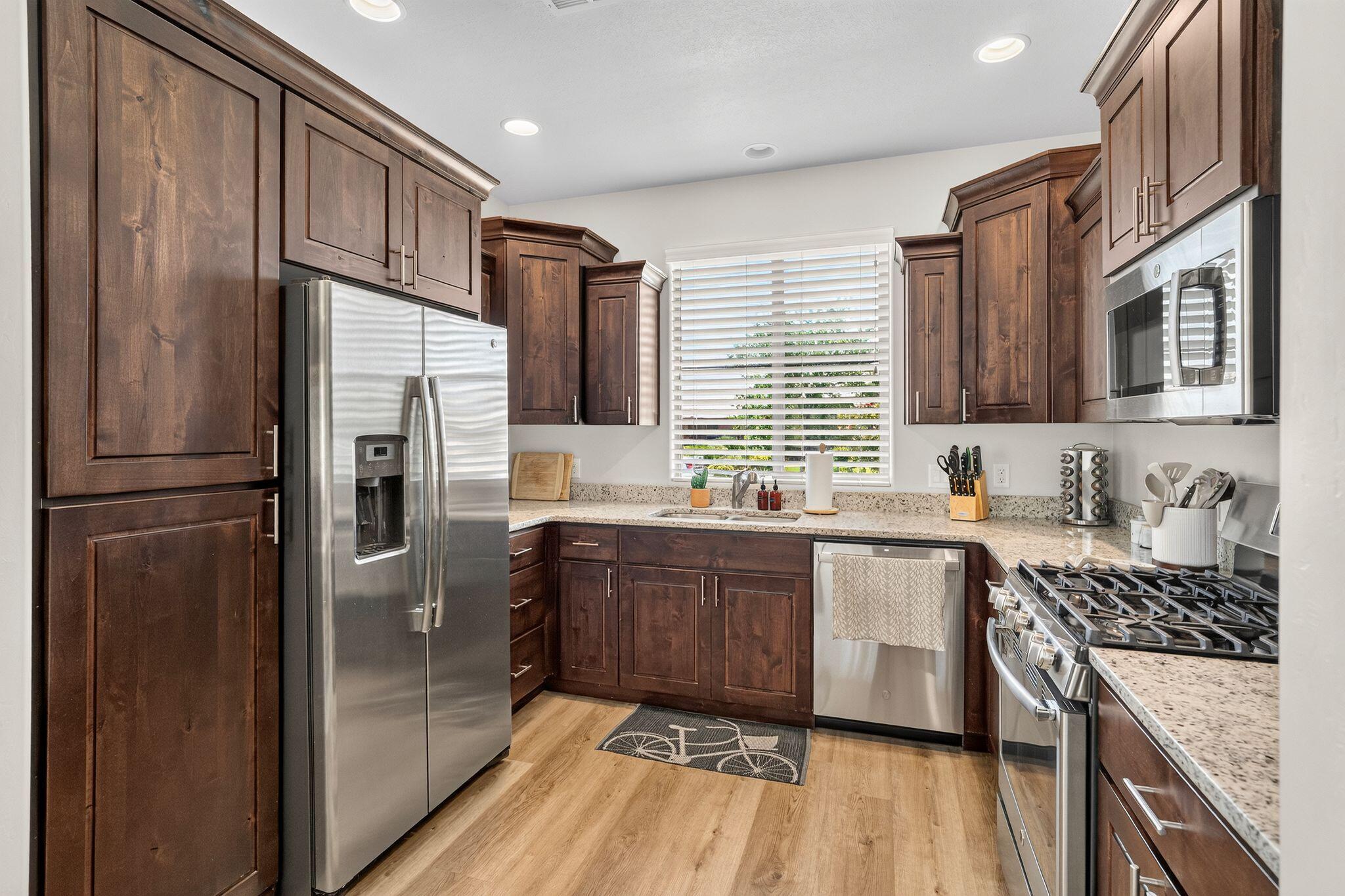 HIGHLAND PARK AT THE CORAL CANYON - Residential
