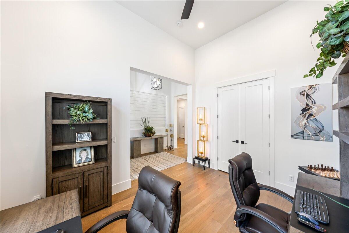 WASHINGTON VISTA - Residential
