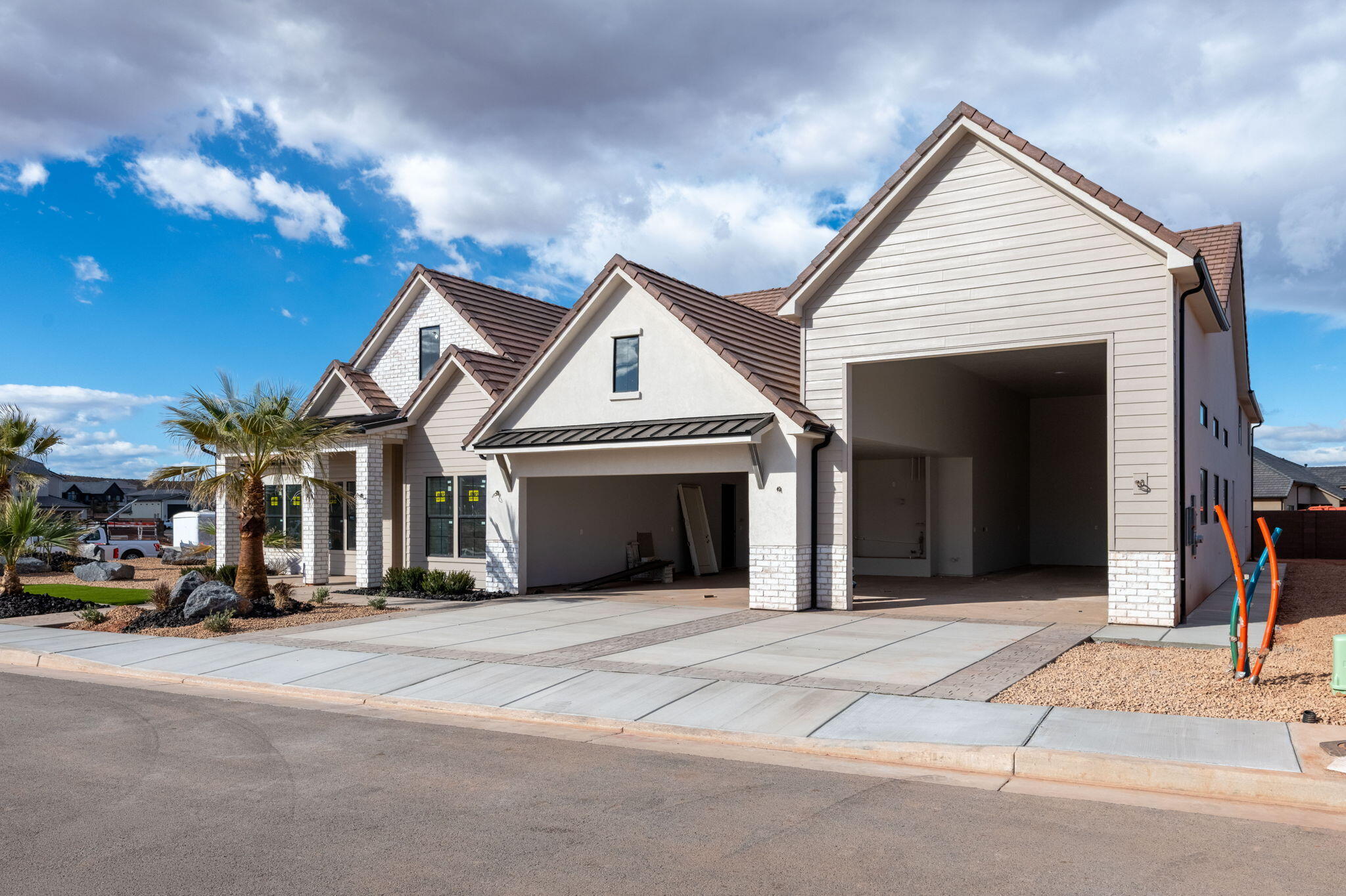 LAKESIDE AT STUCKI FARMS - Residential