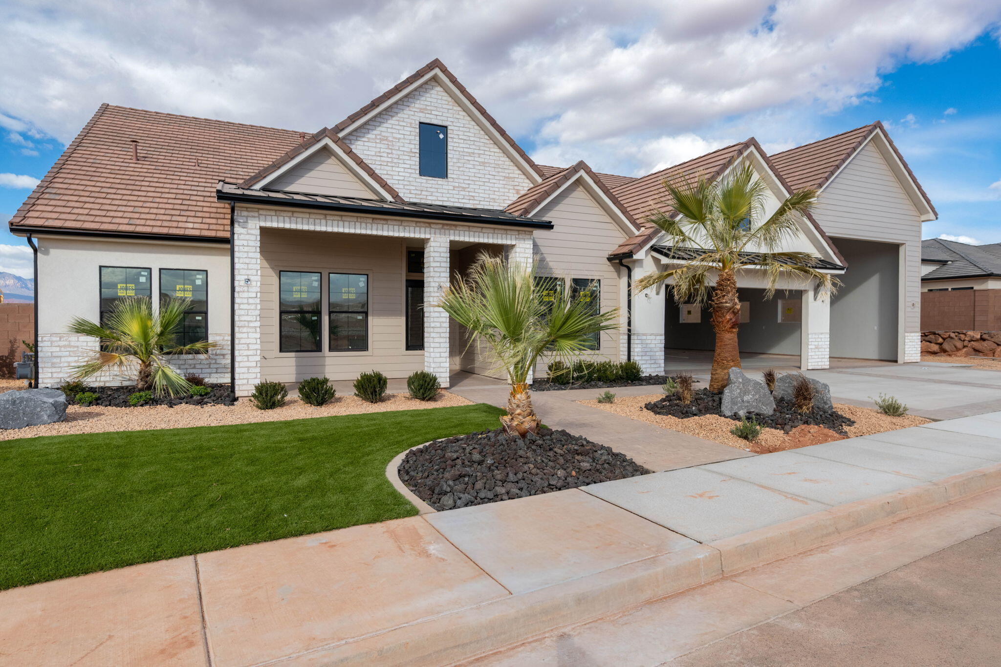 LAKESIDE AT STUCKI FARMS - Residential