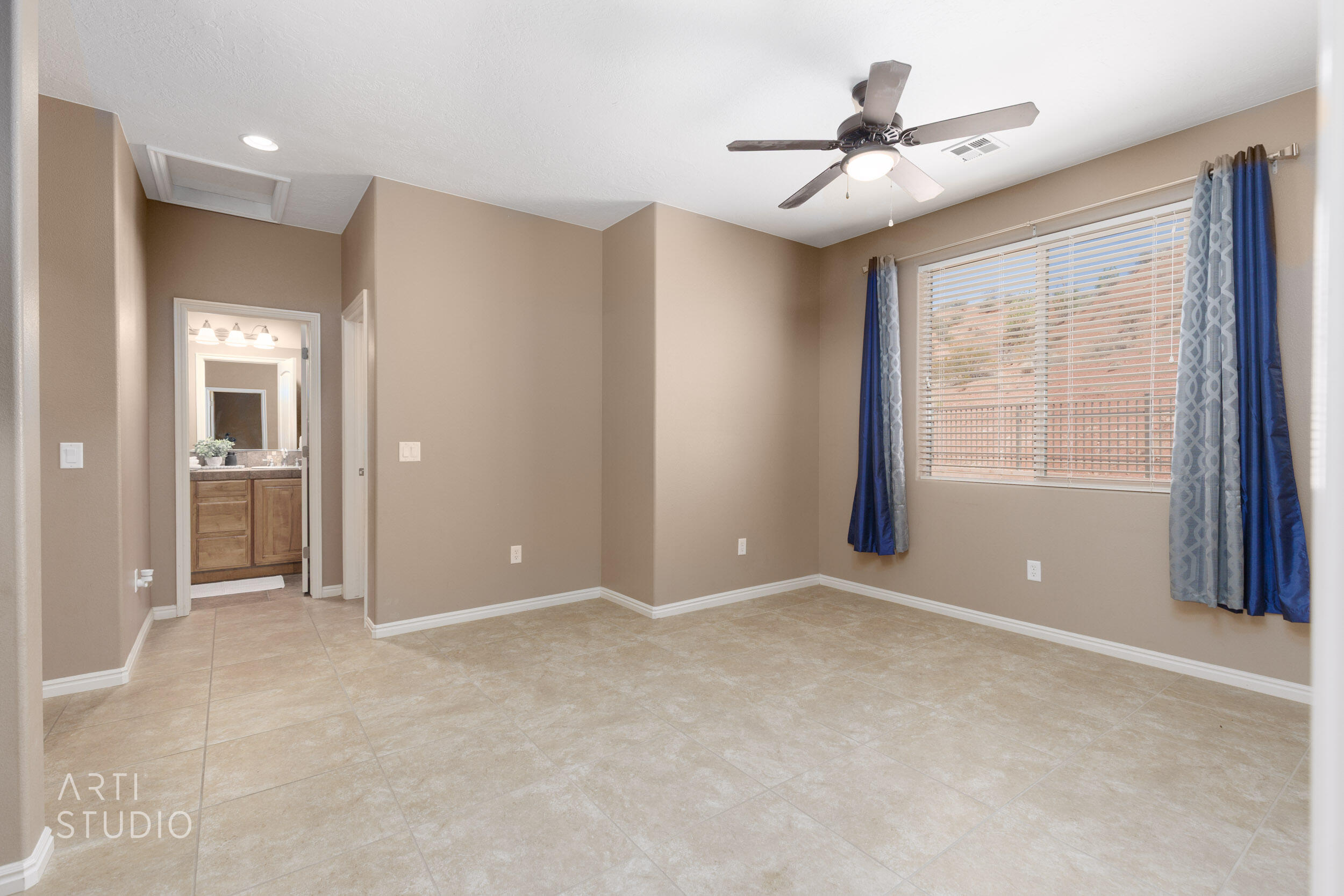 CORAL CANYON - Residential