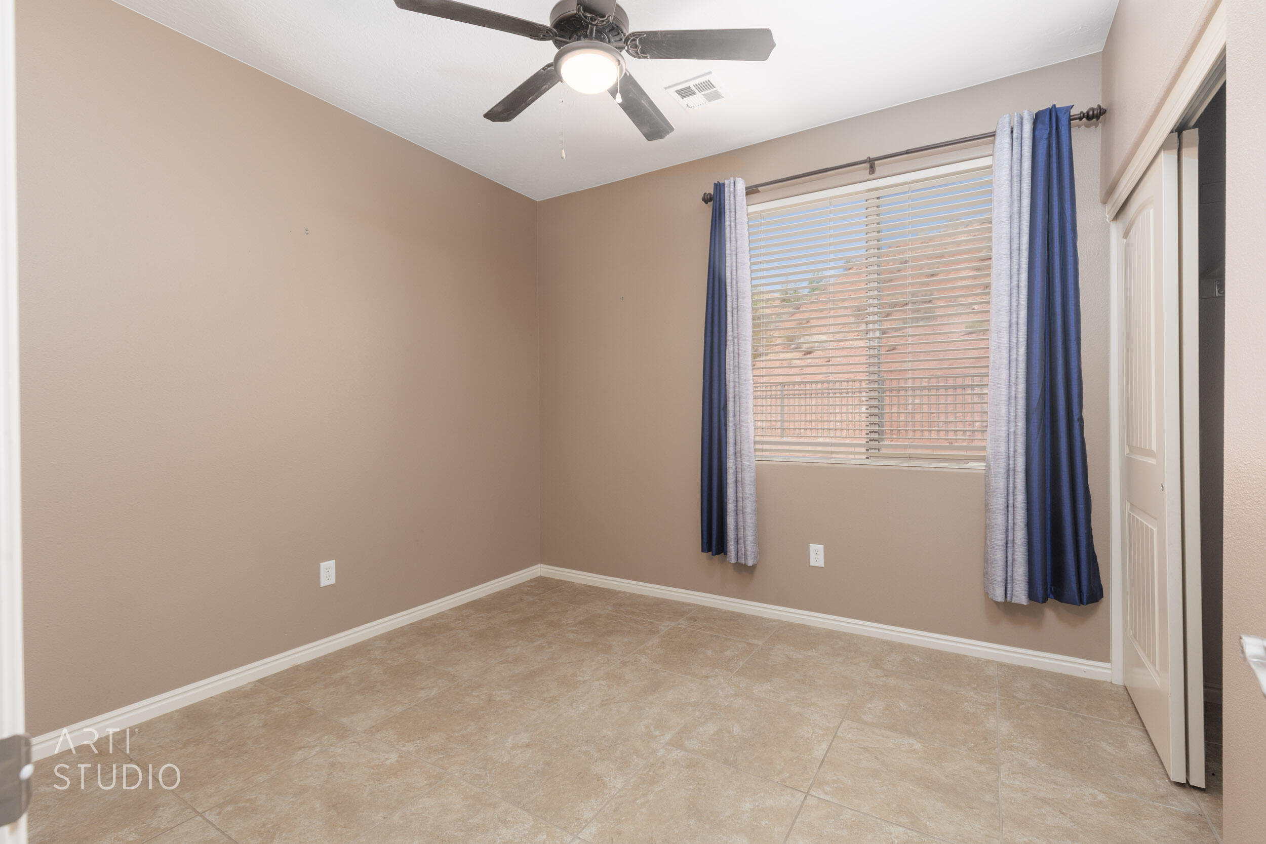 CORAL CANYON - Residential