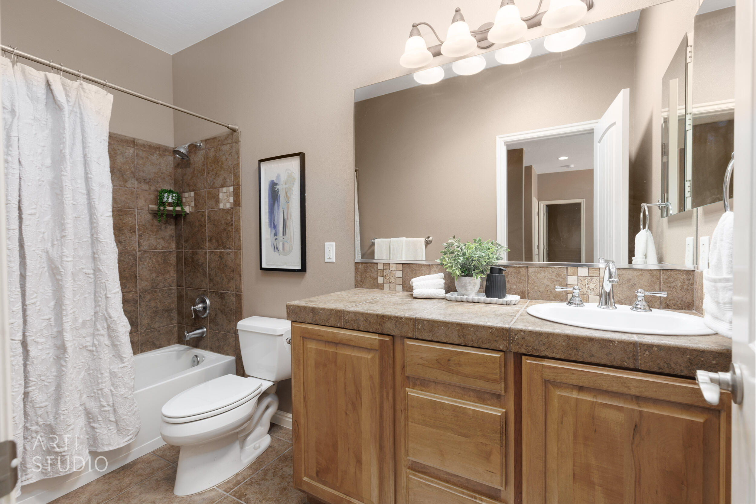 CORAL CANYON - Residential