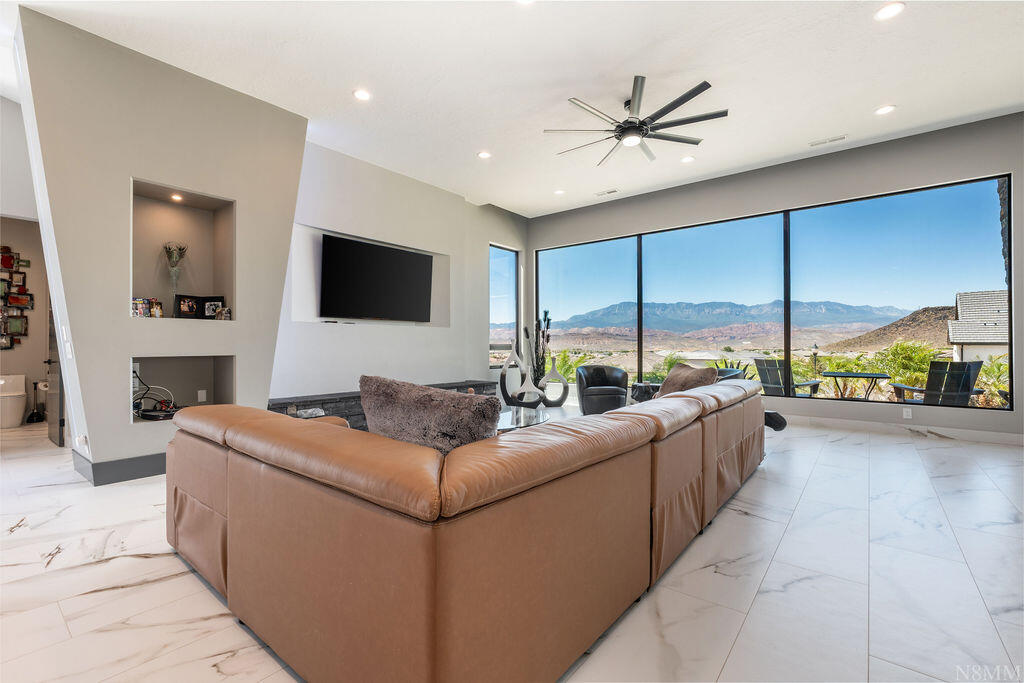 DIXIE SPRINGS - Residential