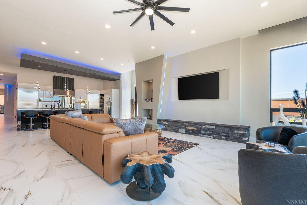 DIXIE SPRINGS - Residential
