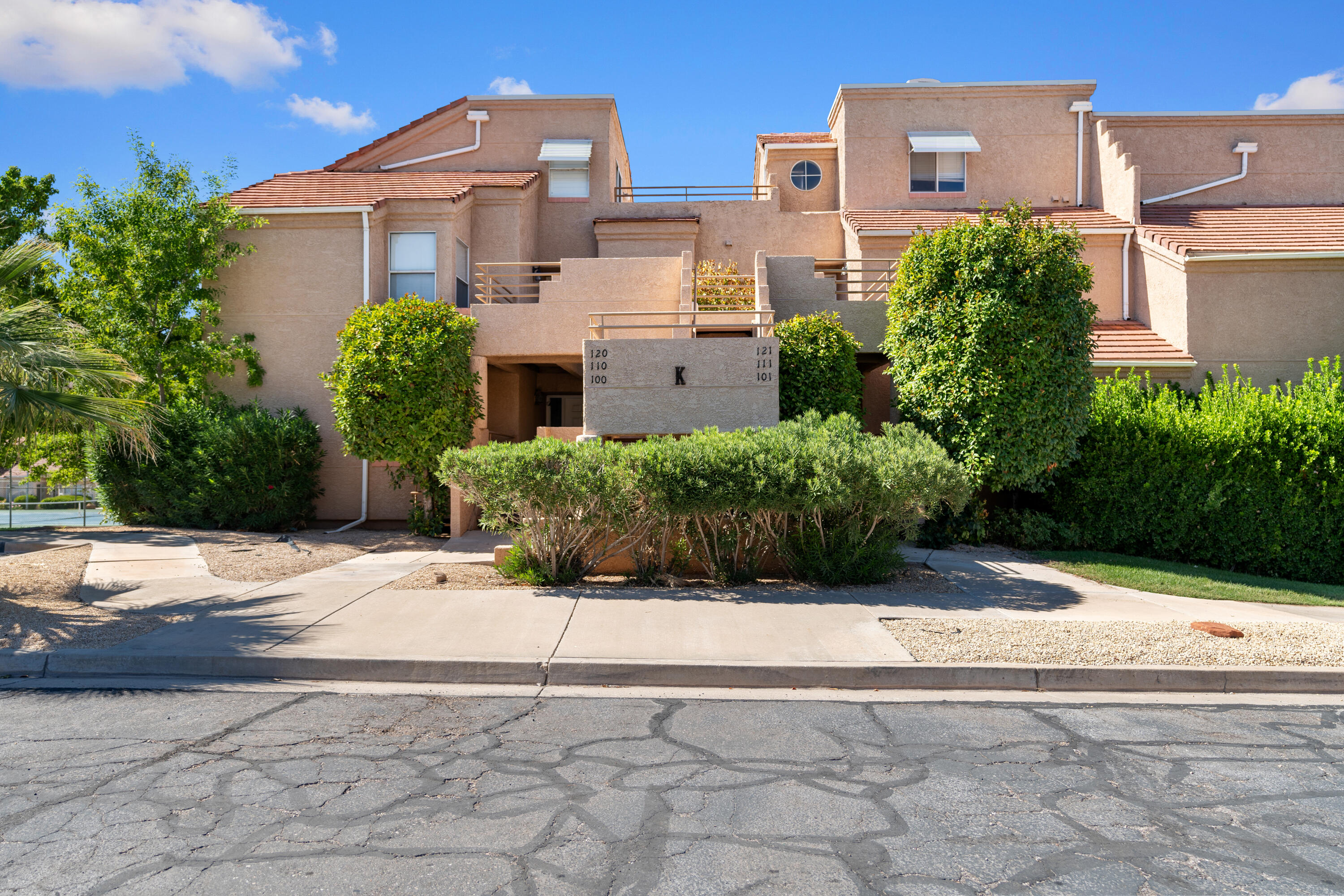 Affordable St. George condo for sale in desirable Bloomington Hills! This updated unit features luxury vinyl plank flooring, freshly painted cabinets, and a new walk-in shower with Carrara stone walls. Enjoy resort-style amenities—pool, tennis courts, clubhouse—plus HOA coverage for yard care and structural insurance. Located in the efficient Dixie Power district and just minutes from St. George Golf Club, shopping, and dining. Perfect as a personal home or smart investment property. Schedule your showing today!