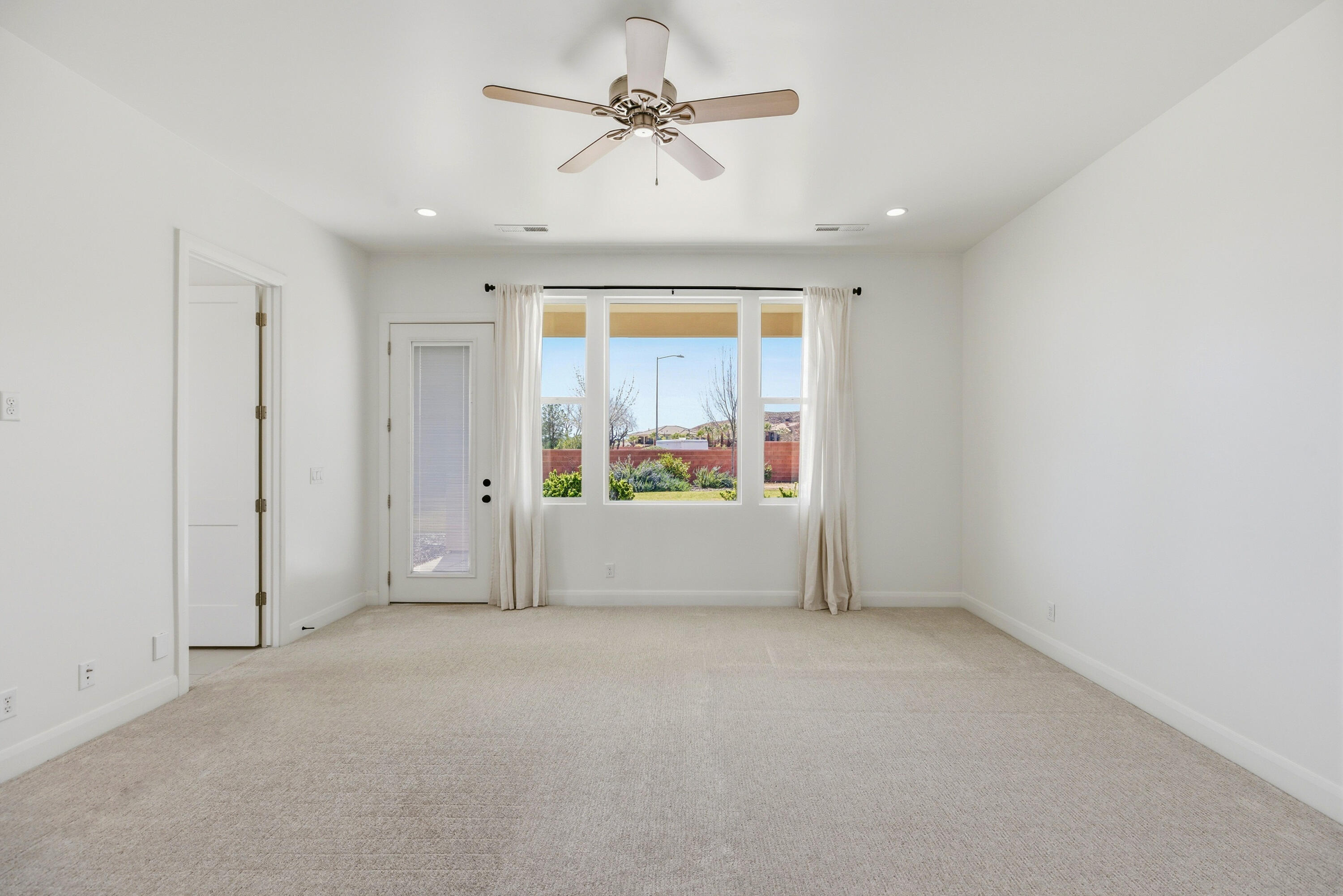 SILVERSTONE AT GREEN SPRINGS - Residential