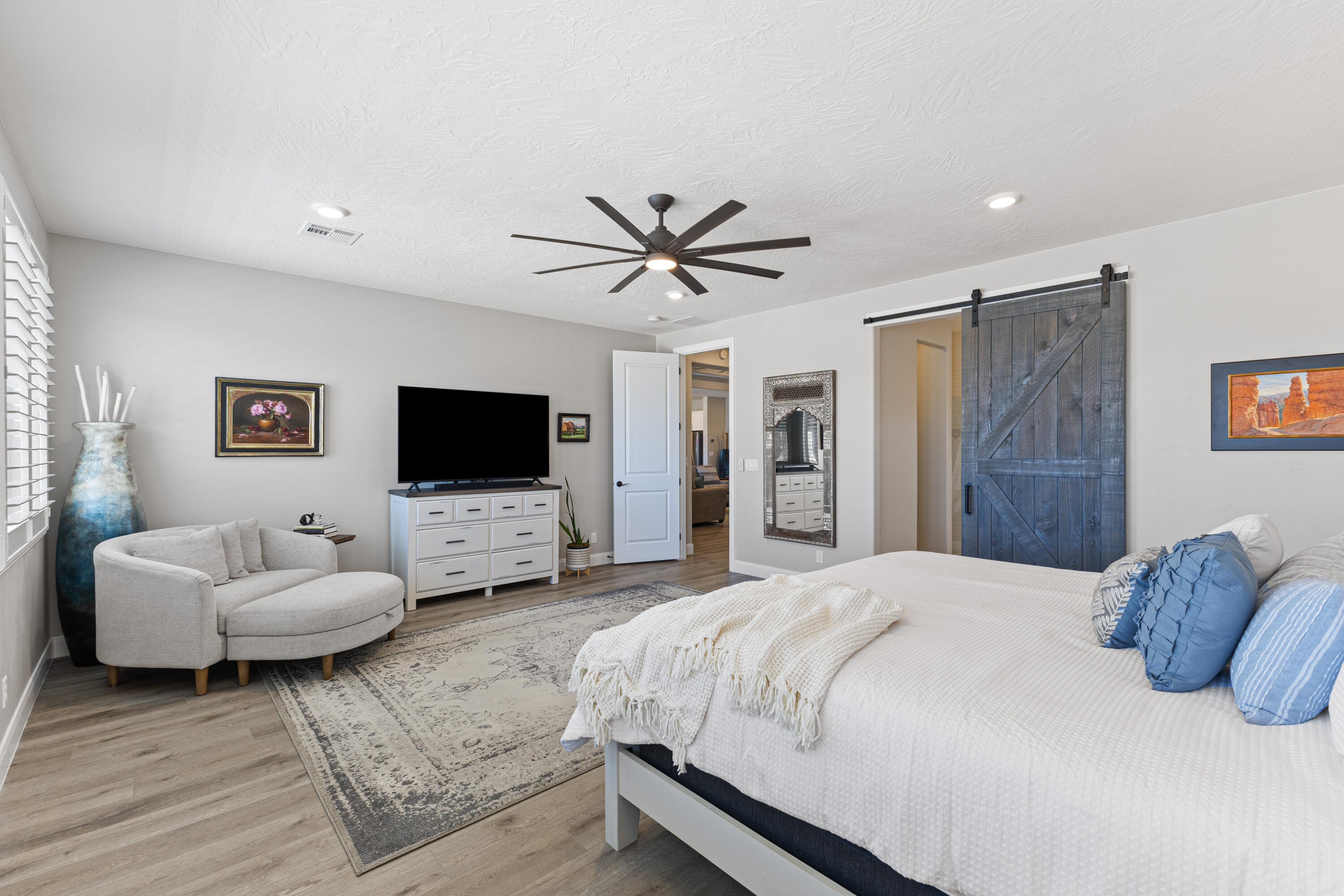 VIEWS AT CORAL CANYON - Residential