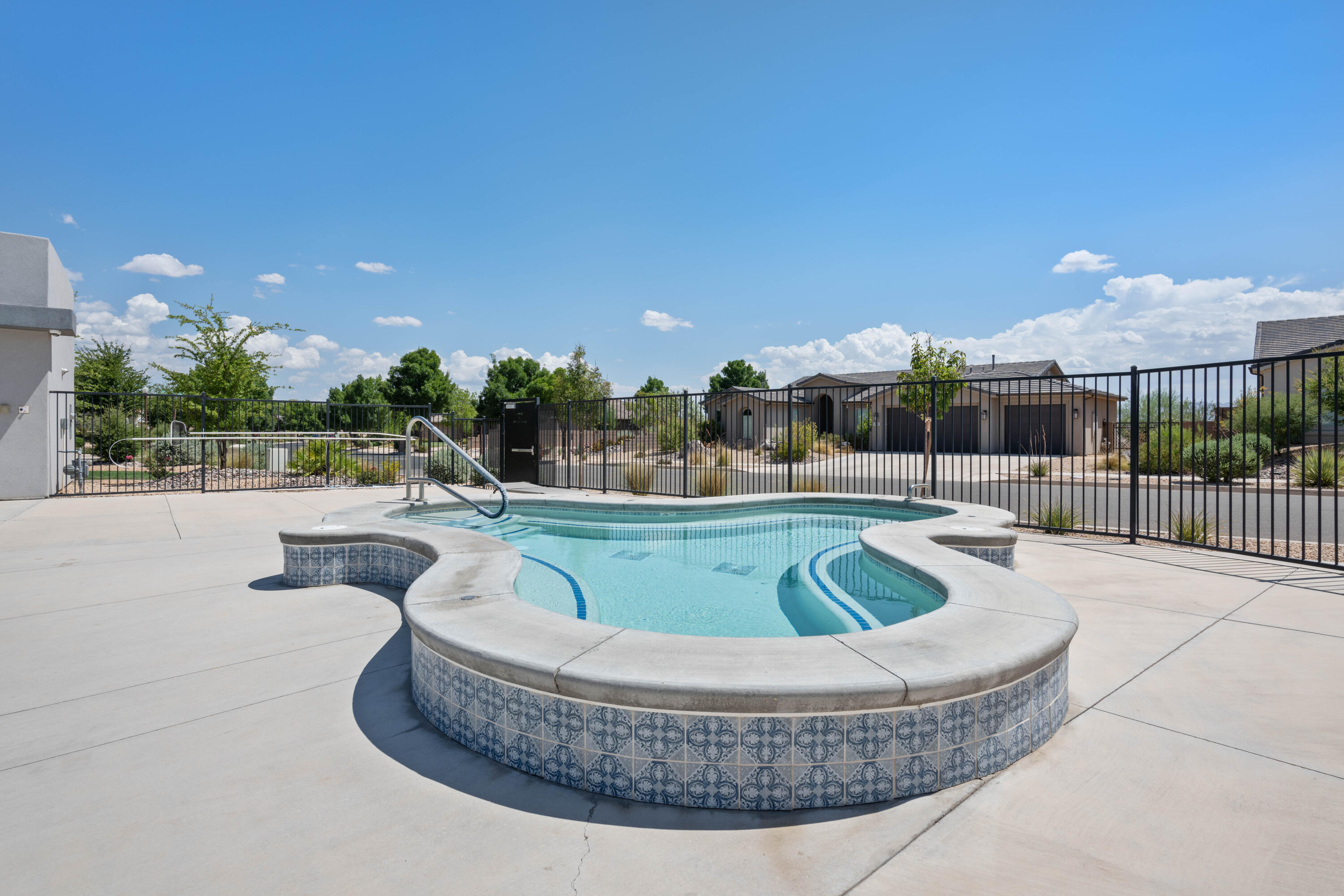 VIEWS AT CORAL CANYON - Residential
