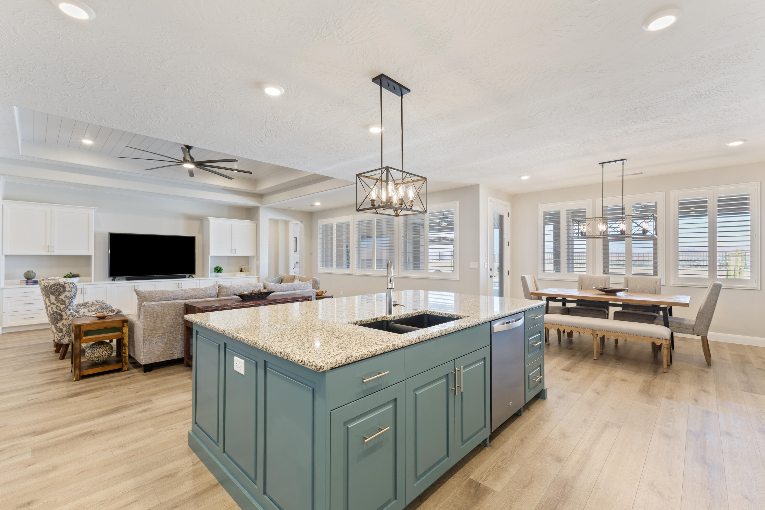 VIEWS AT CORAL CANYON - Residential