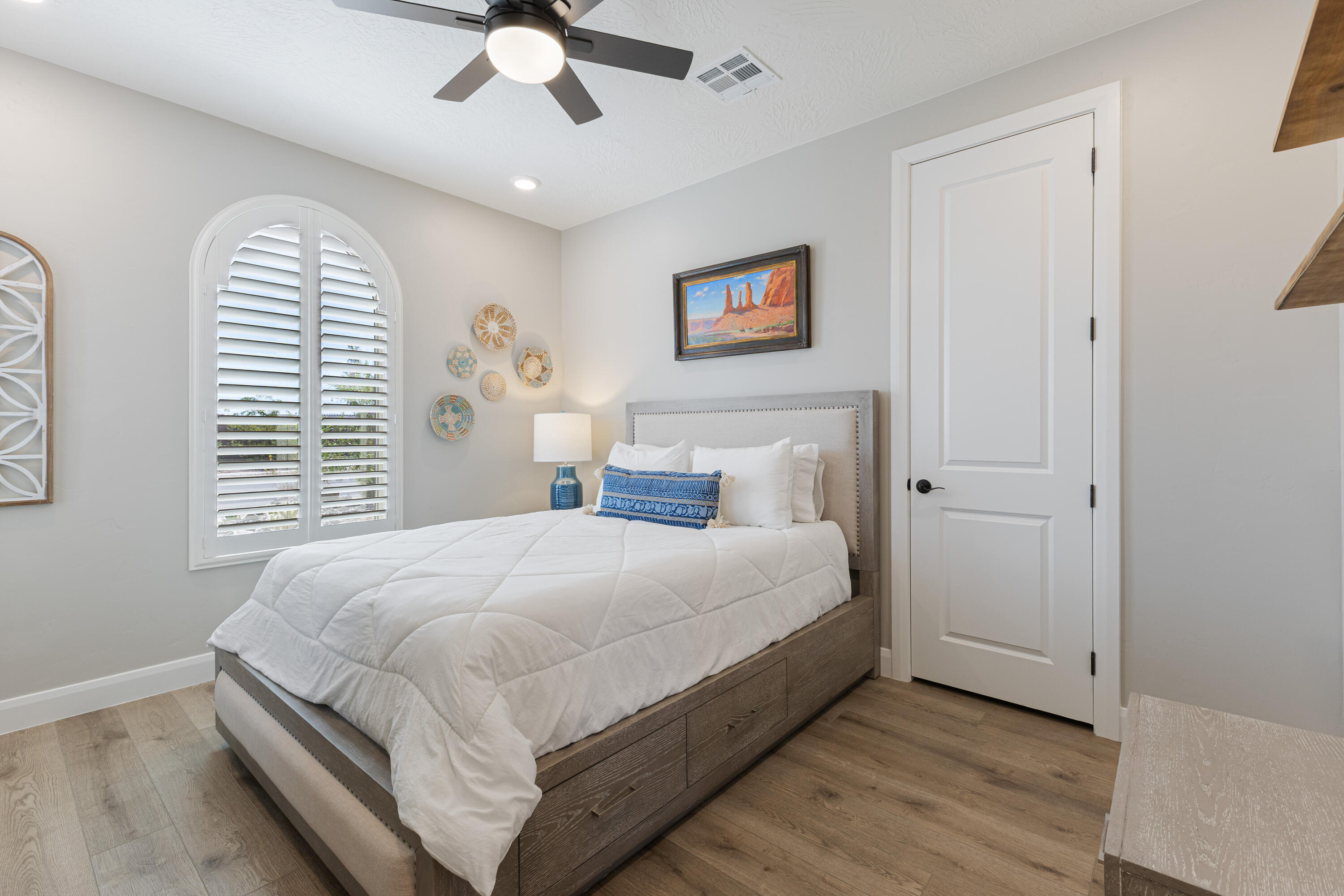VIEWS AT CORAL CANYON - Residential