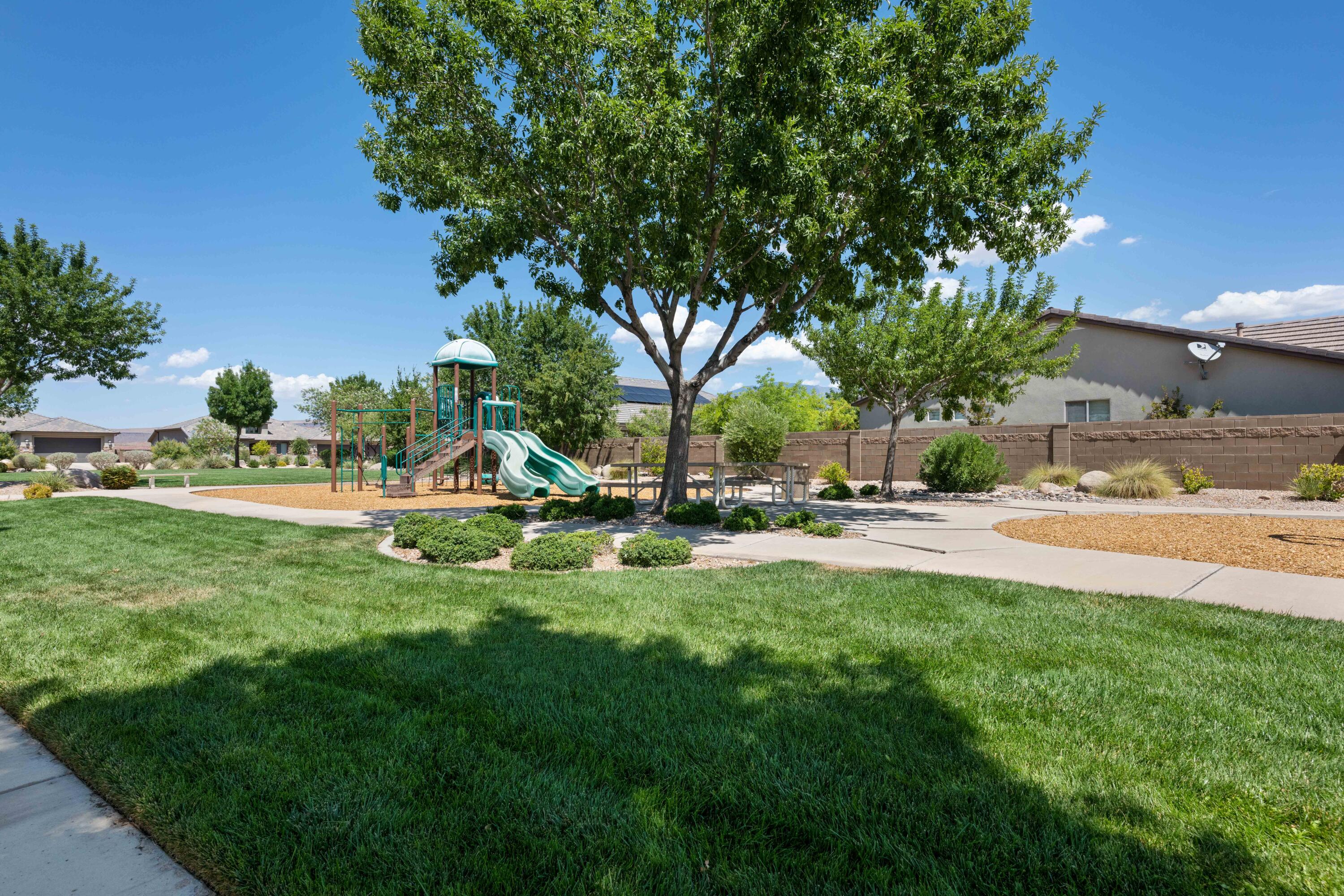 VIEWS AT CORAL CANYON - Residential