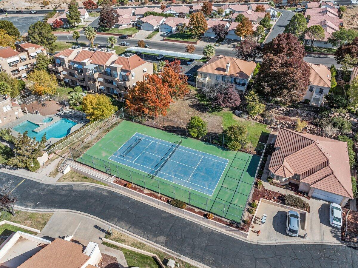 TAMARACK - ST GEORGE GOLF CLUB CONDOS - Residential
