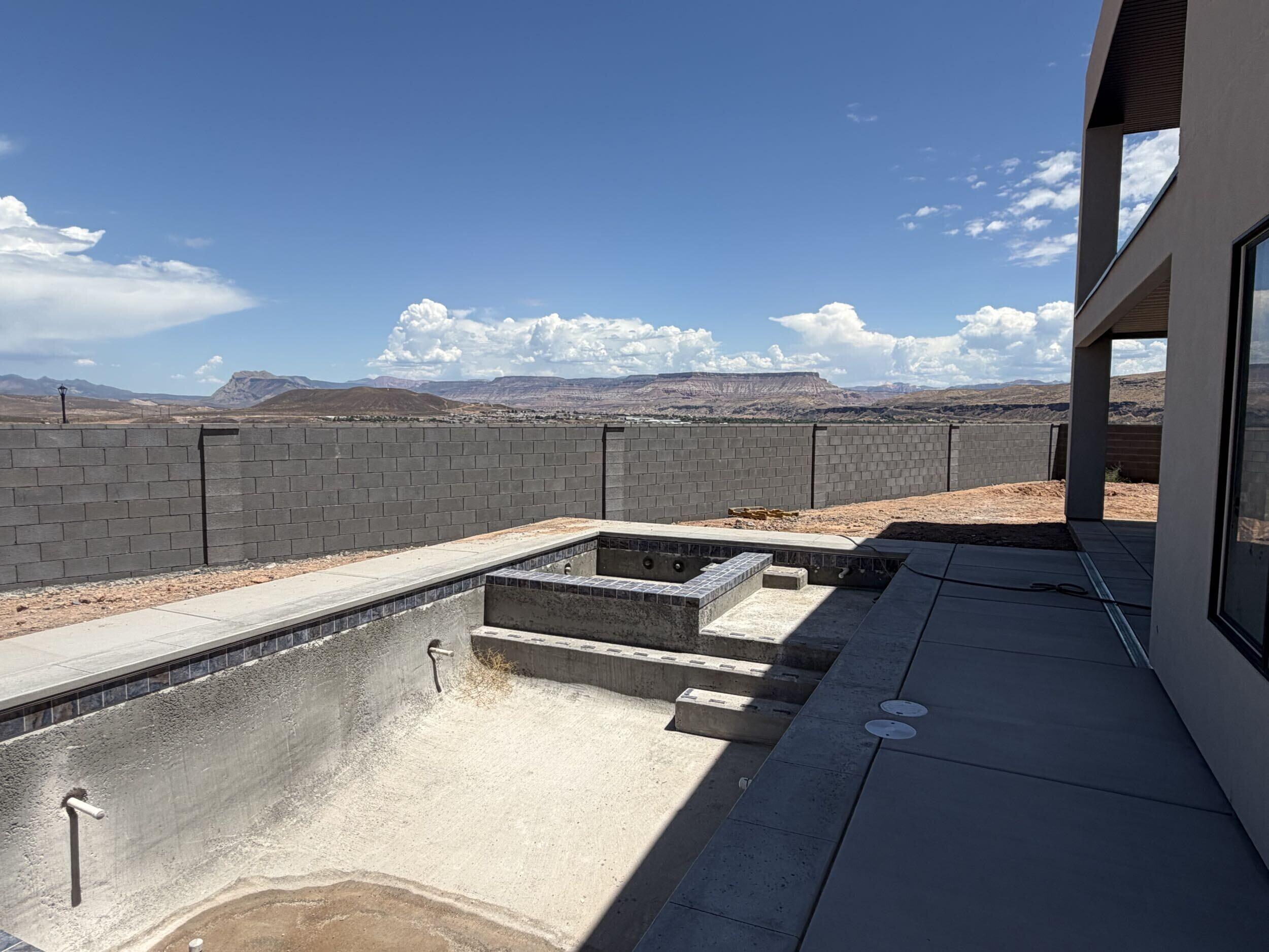MOUNTAIN VIEW ESTATES - Residential