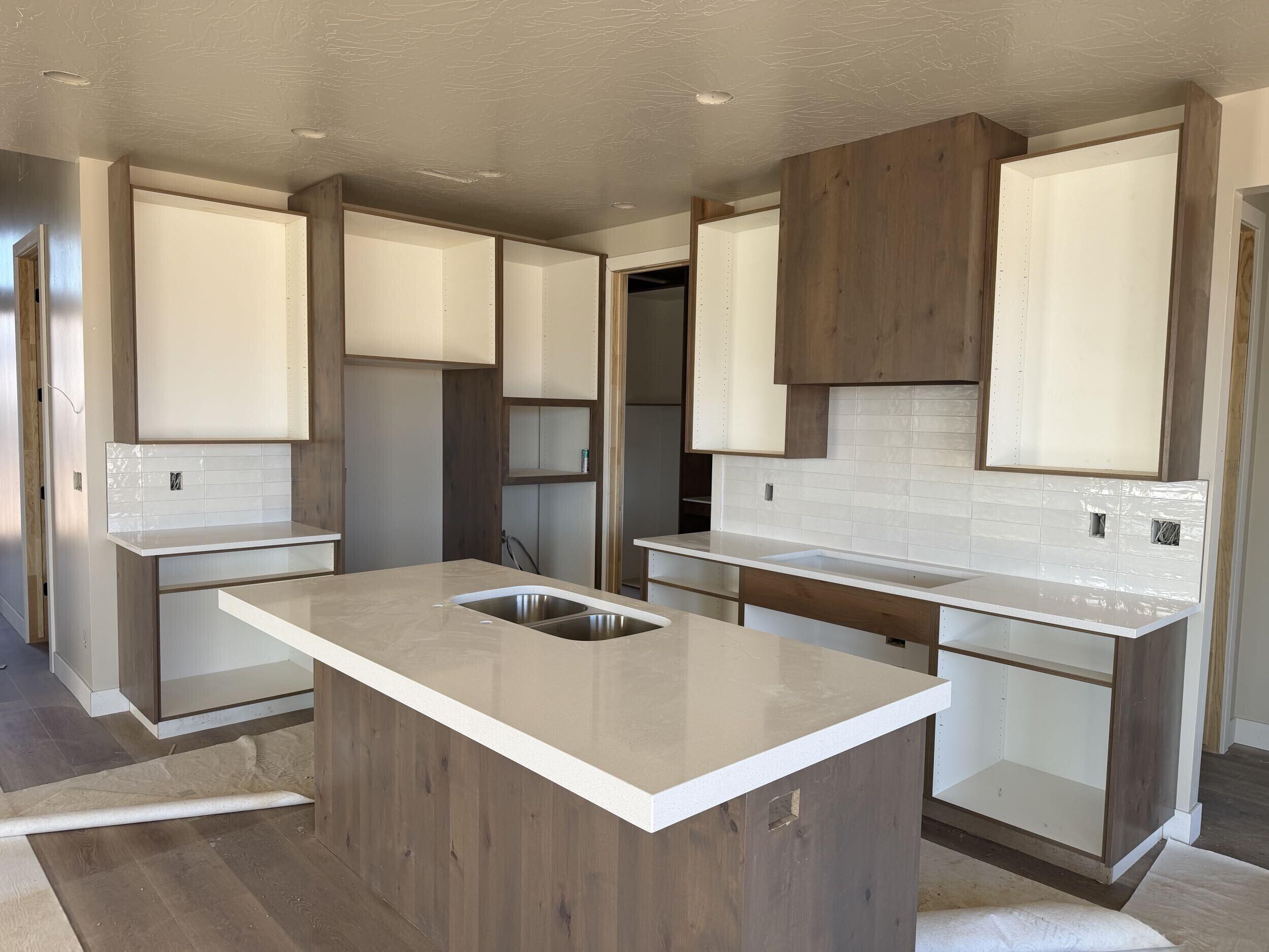 MOUNTAIN VIEW ESTATES - Residential