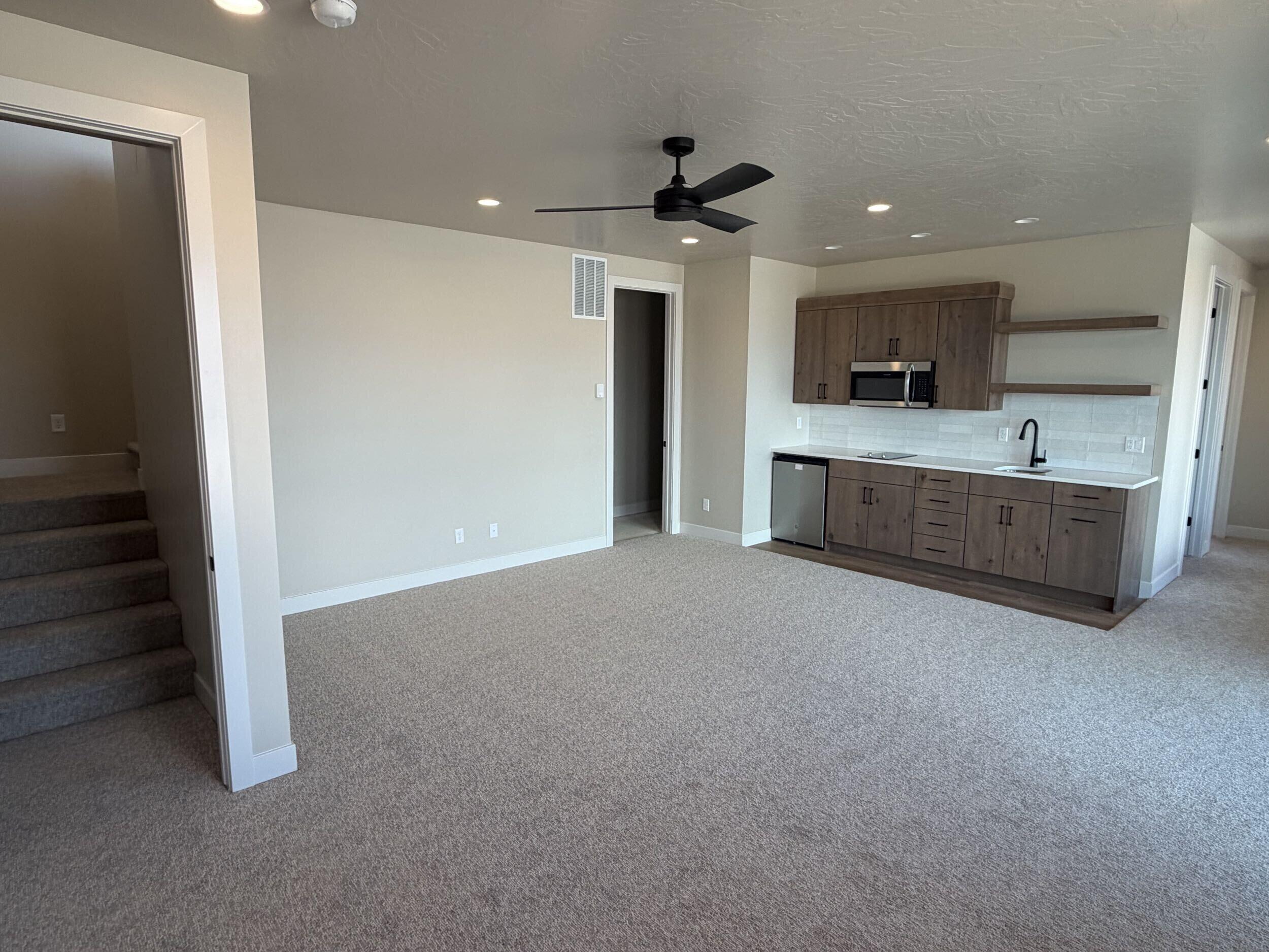 MOUNTAIN VIEW ESTATES - Residential