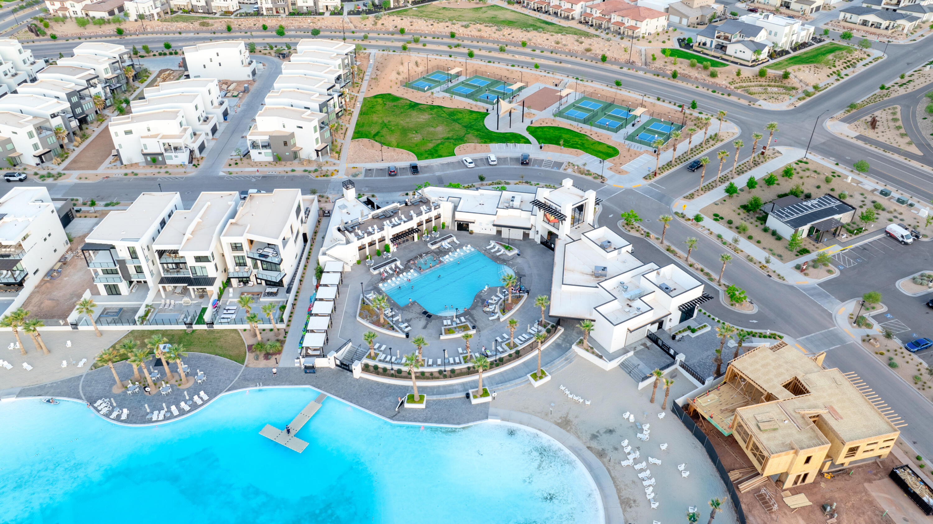 DESERT COLOR RESORT - Residential