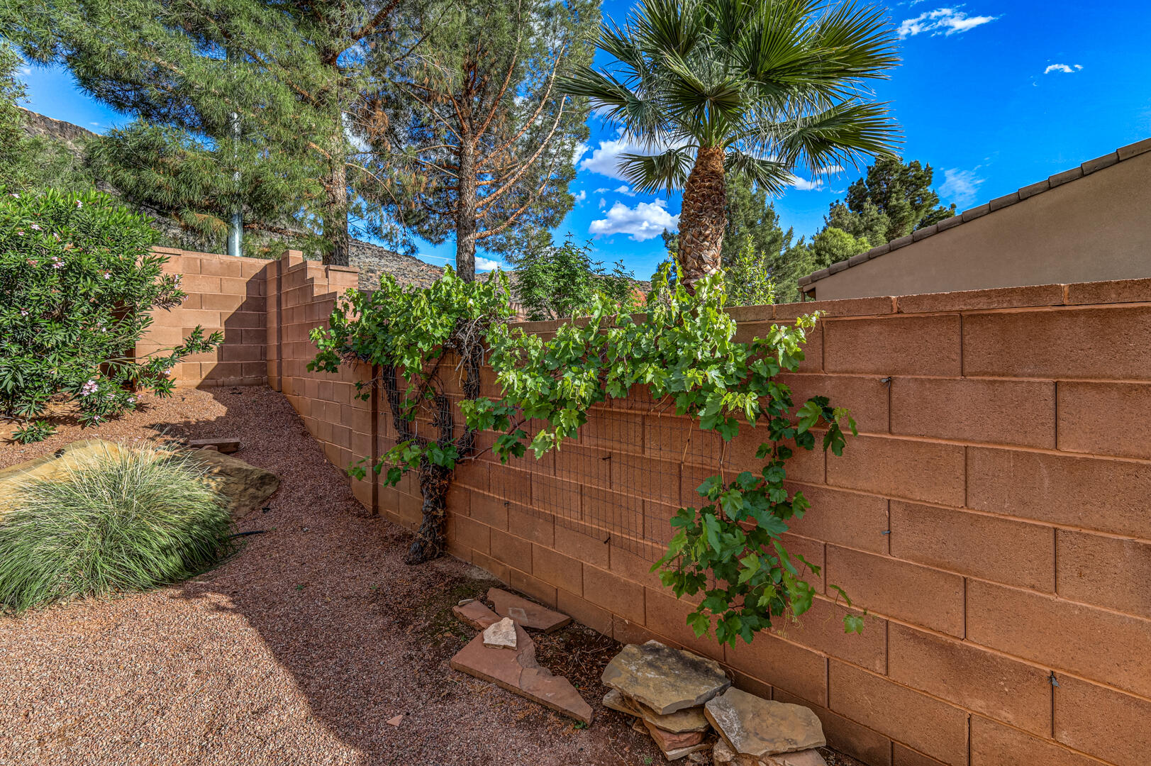 PINE BROOK - Residential