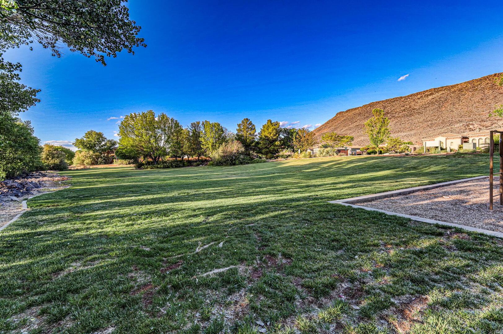 PINE BROOK - Residential