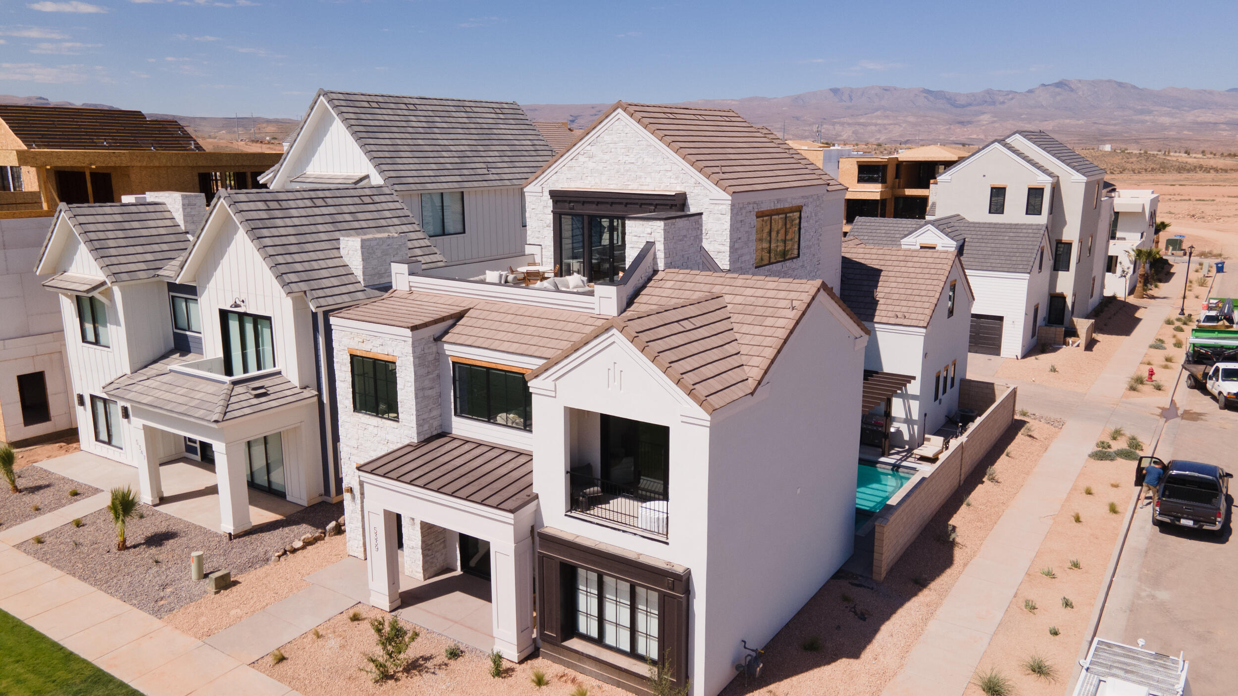 DESERT COLOR RESORT - Residential