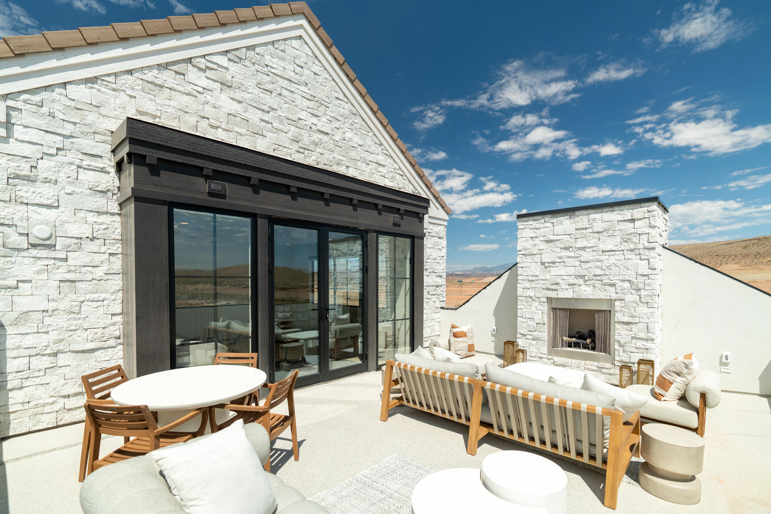 DESERT COLOR RESORT - Residential