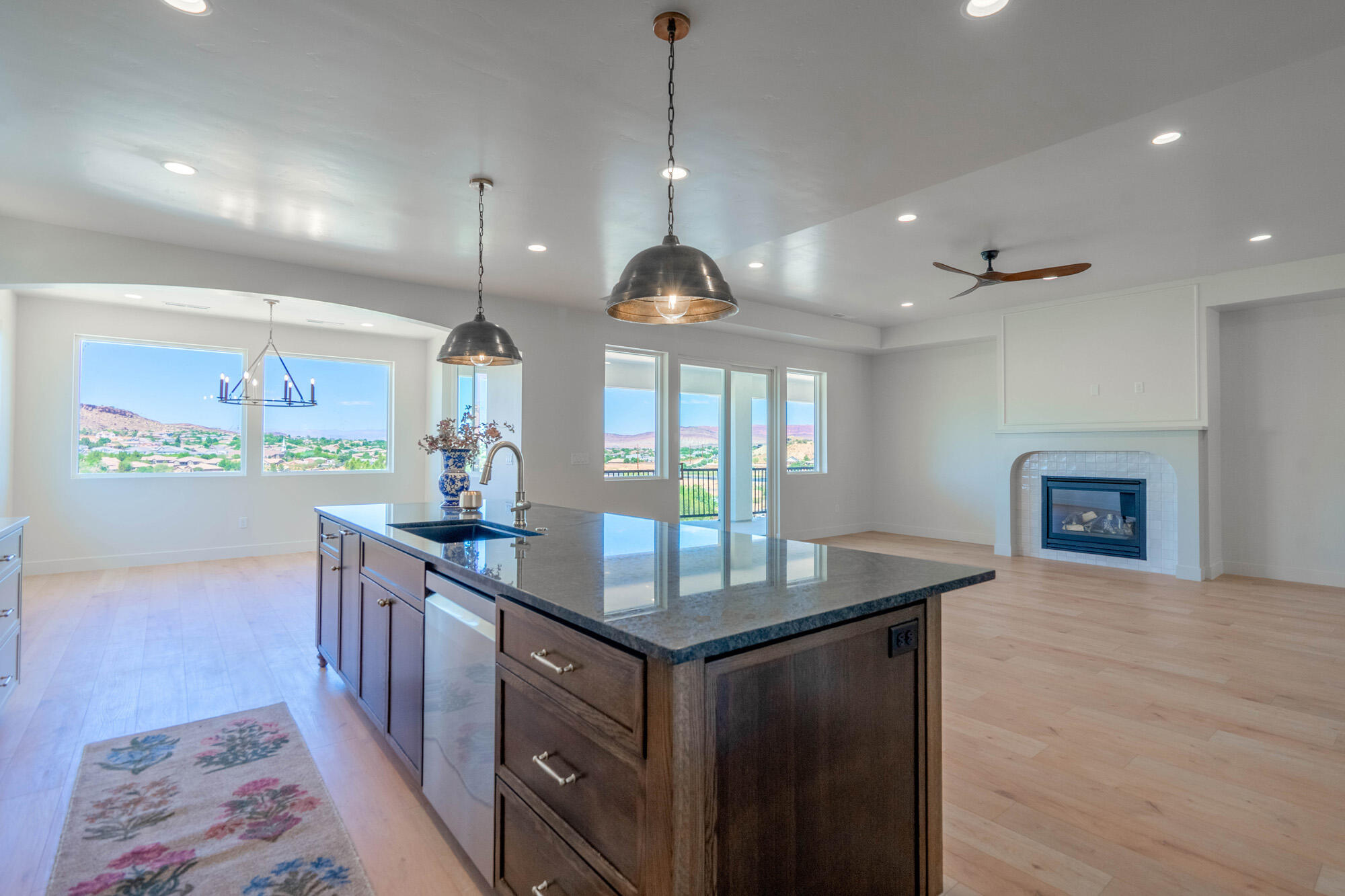 BLOOMINGTON HILLS - Residential