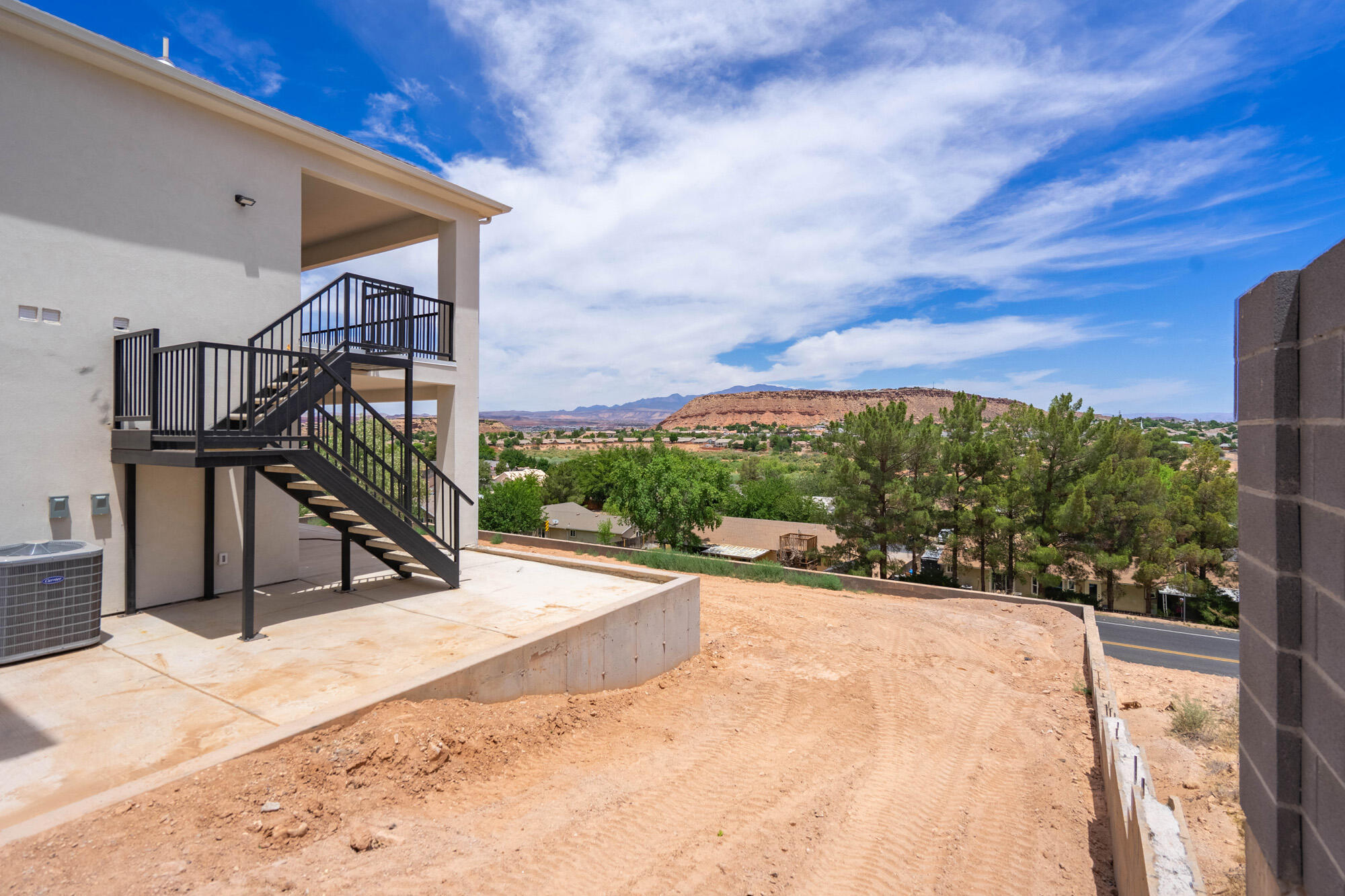 BLOOMINGTON HILLS - Residential