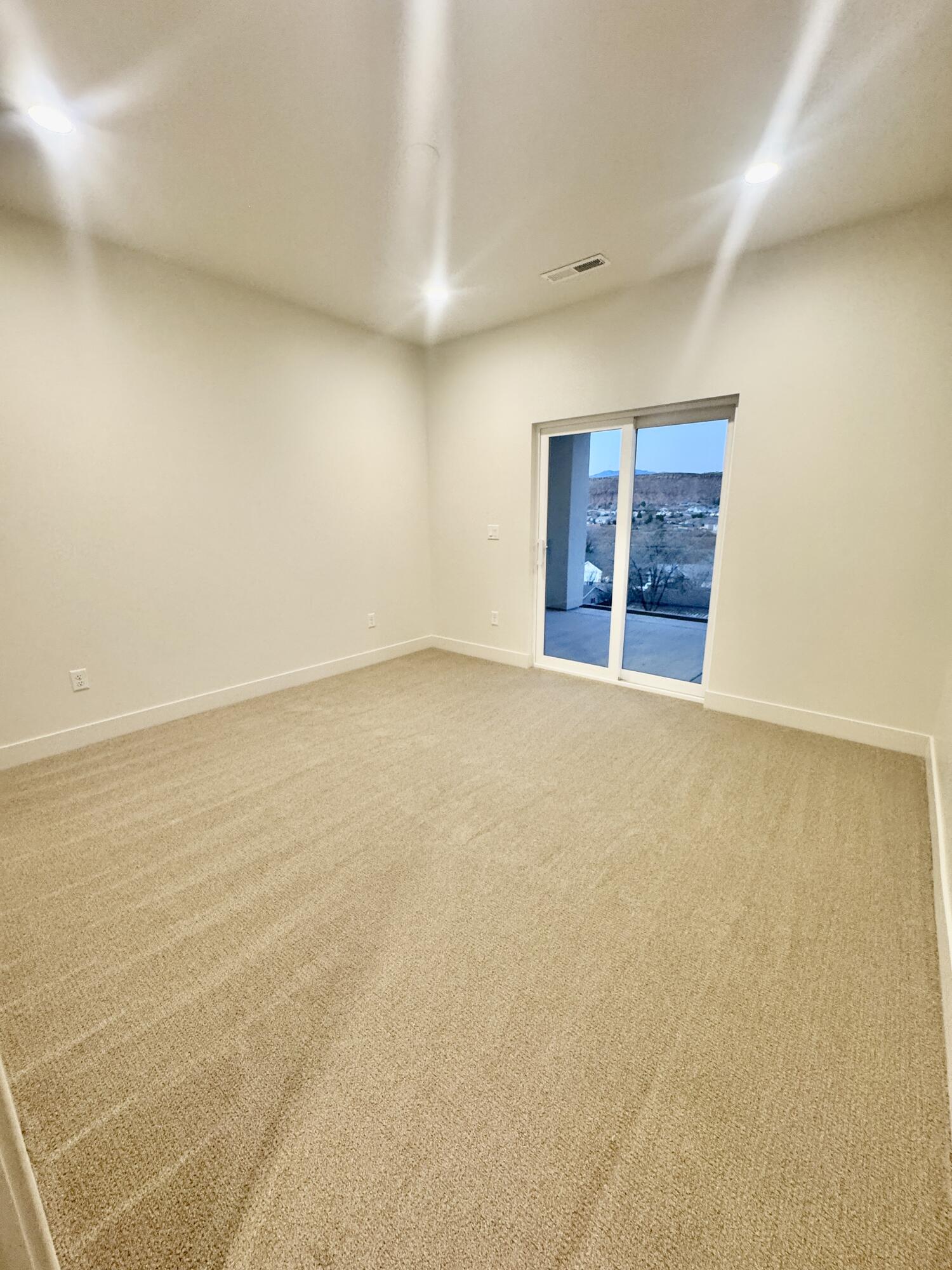 BLOOMINGTON HILLS - Residential