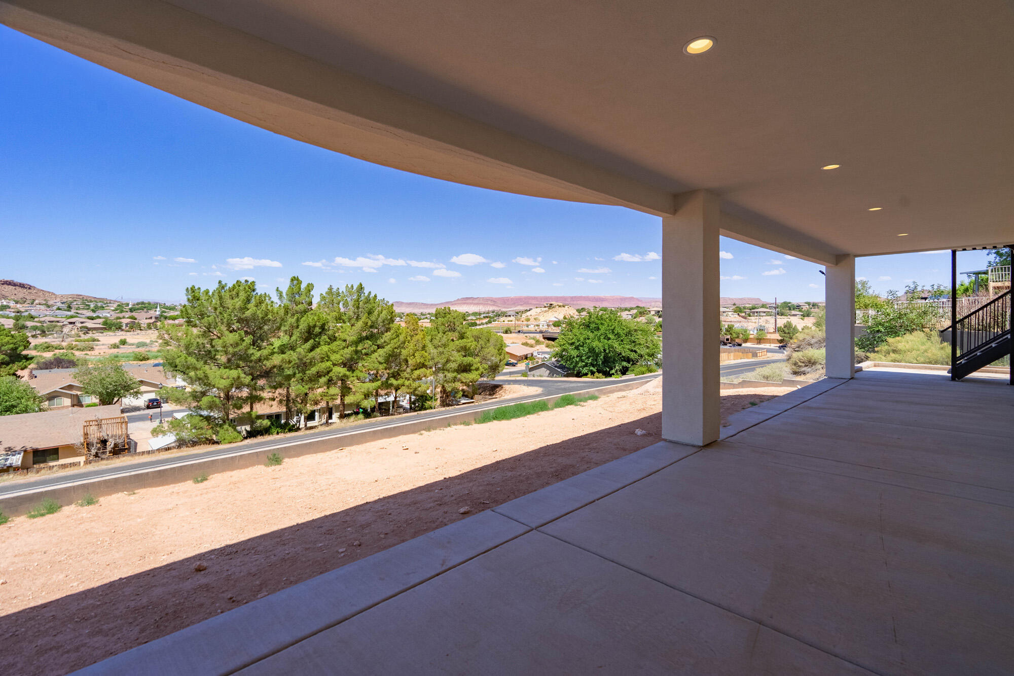 BLOOMINGTON HILLS - Residential