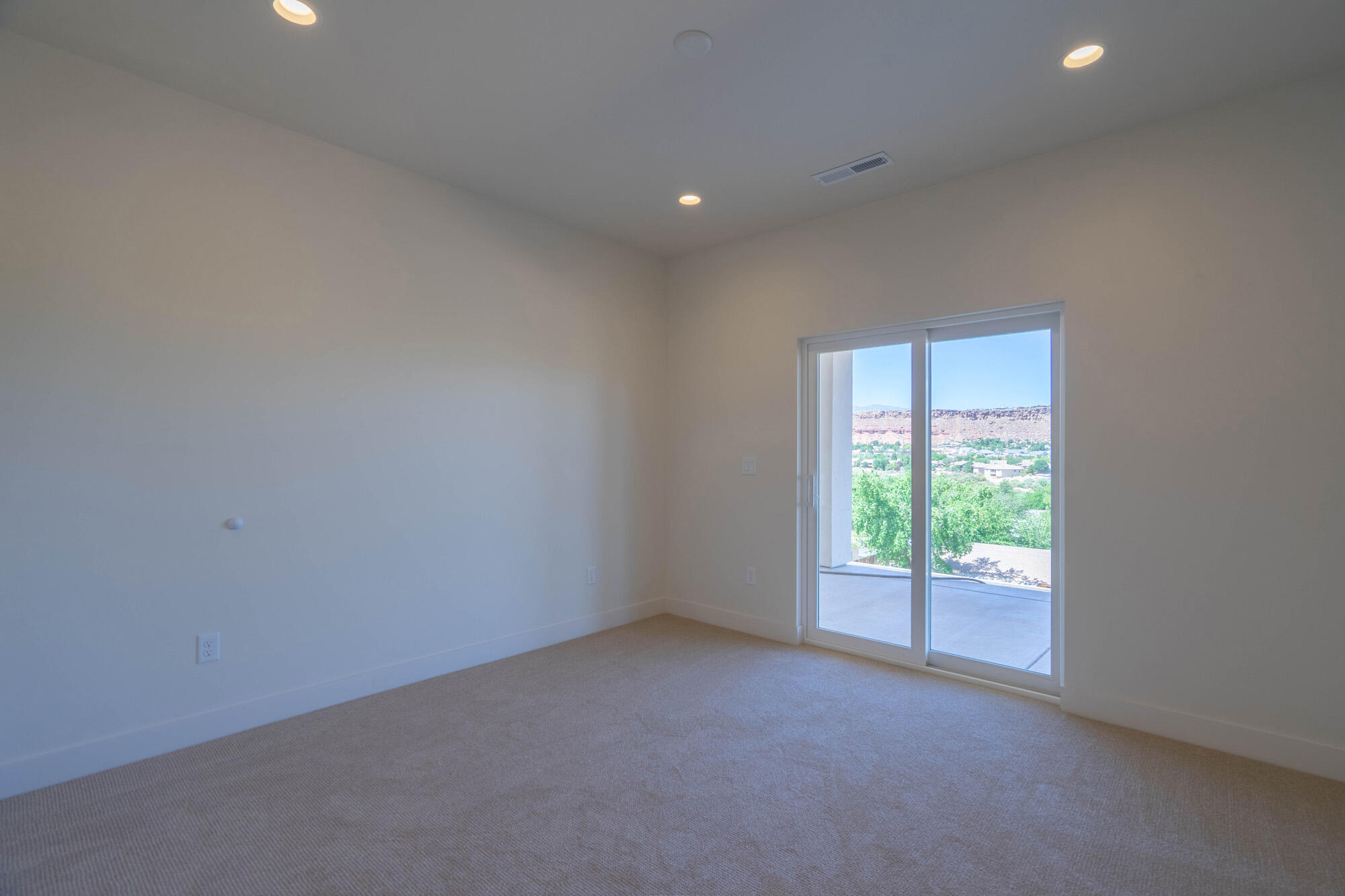 BLOOMINGTON HILLS - Residential